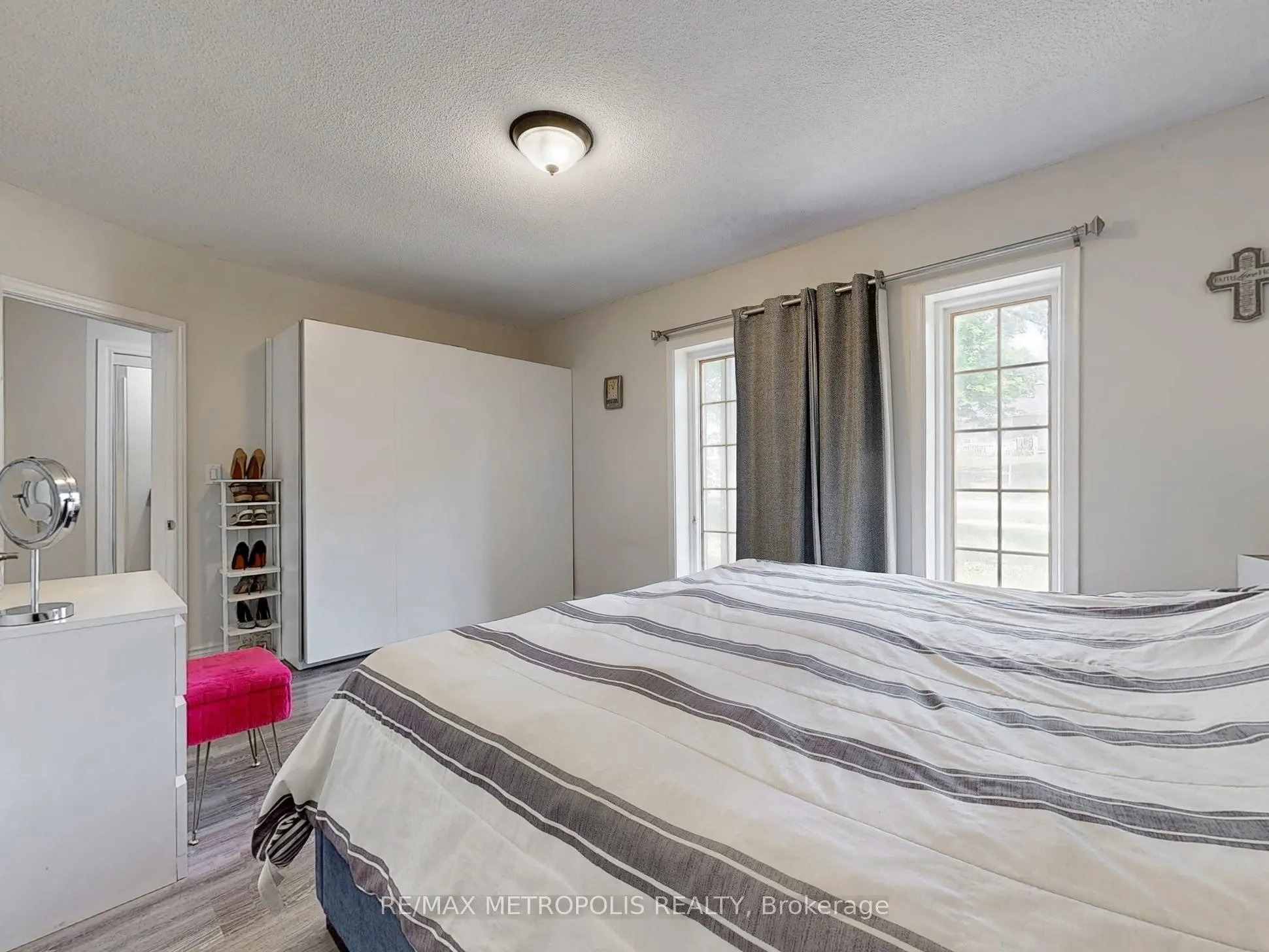 1000 ELGIN Street