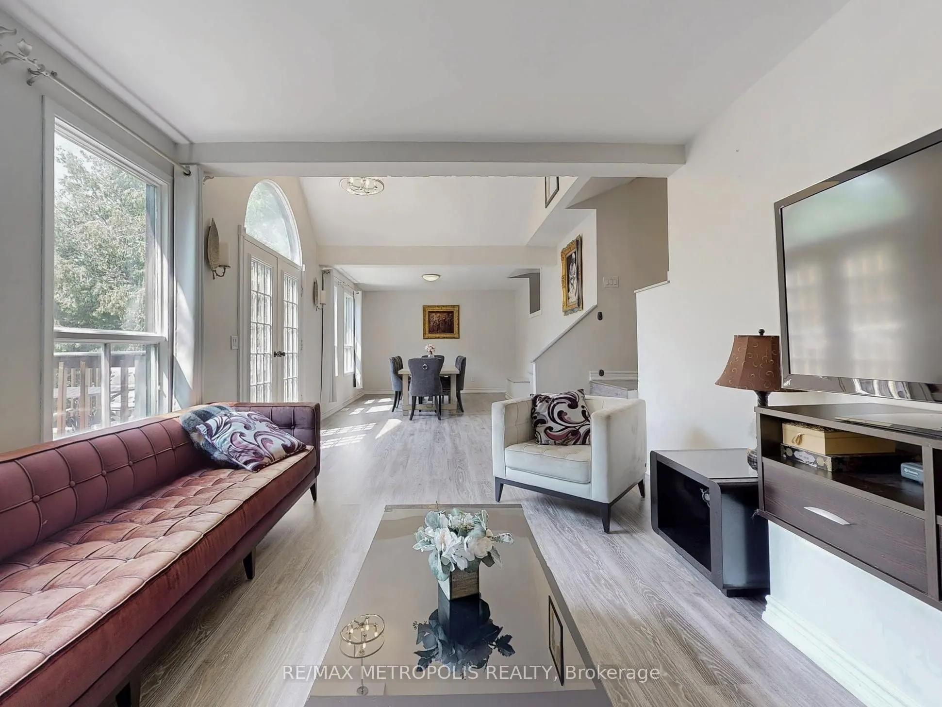 1000 ELGIN Street