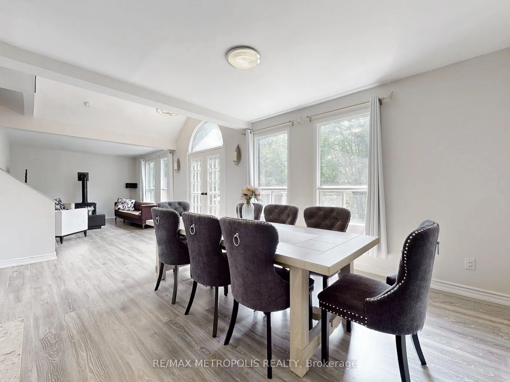 1000 ELGIN Street