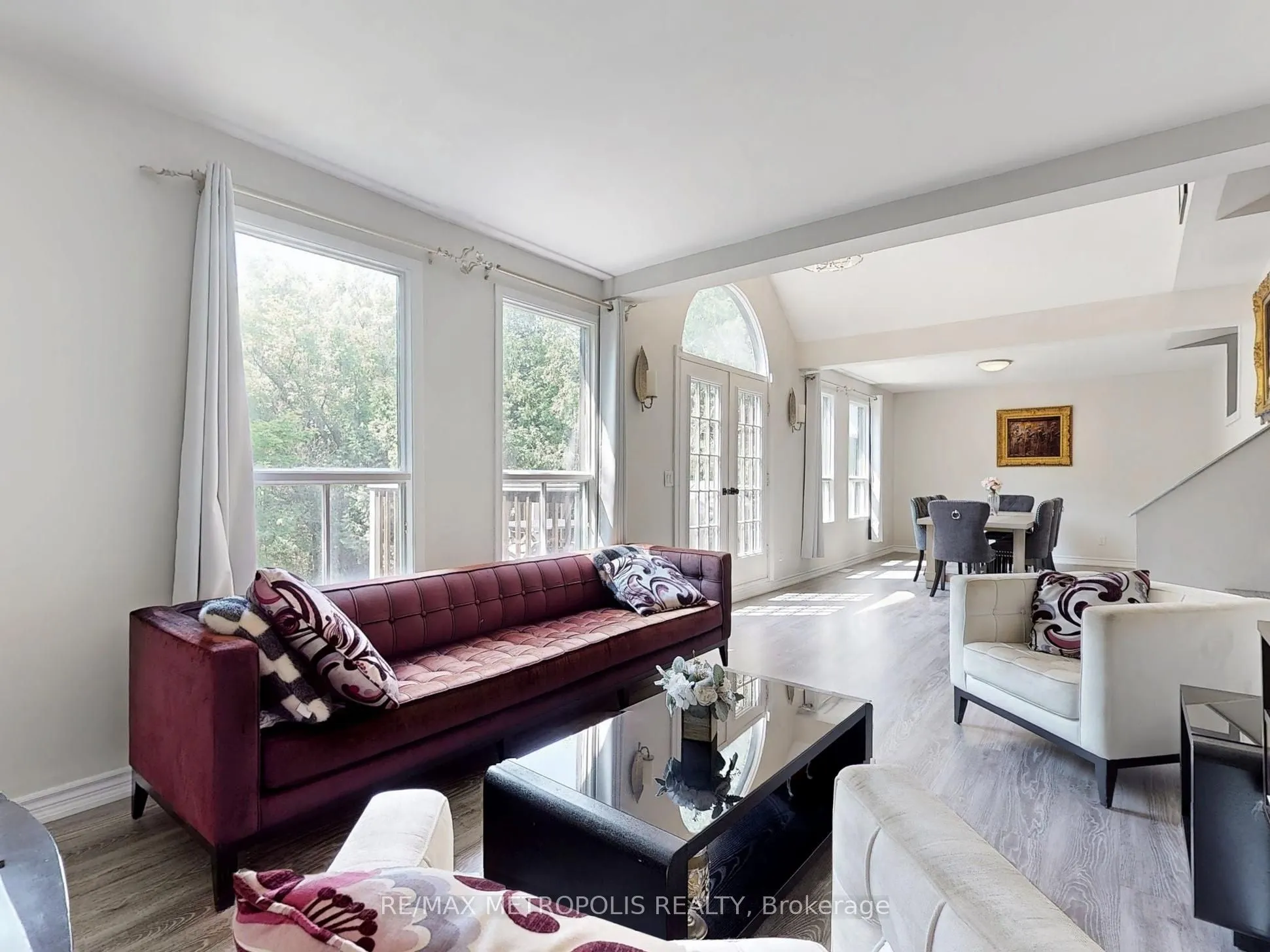 1000 ELGIN Street