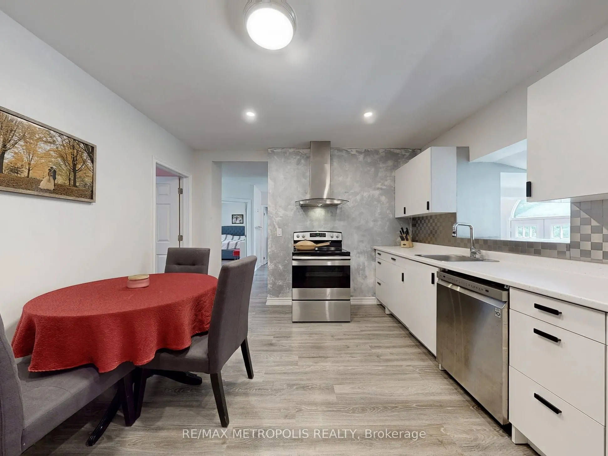 1000 ELGIN Street