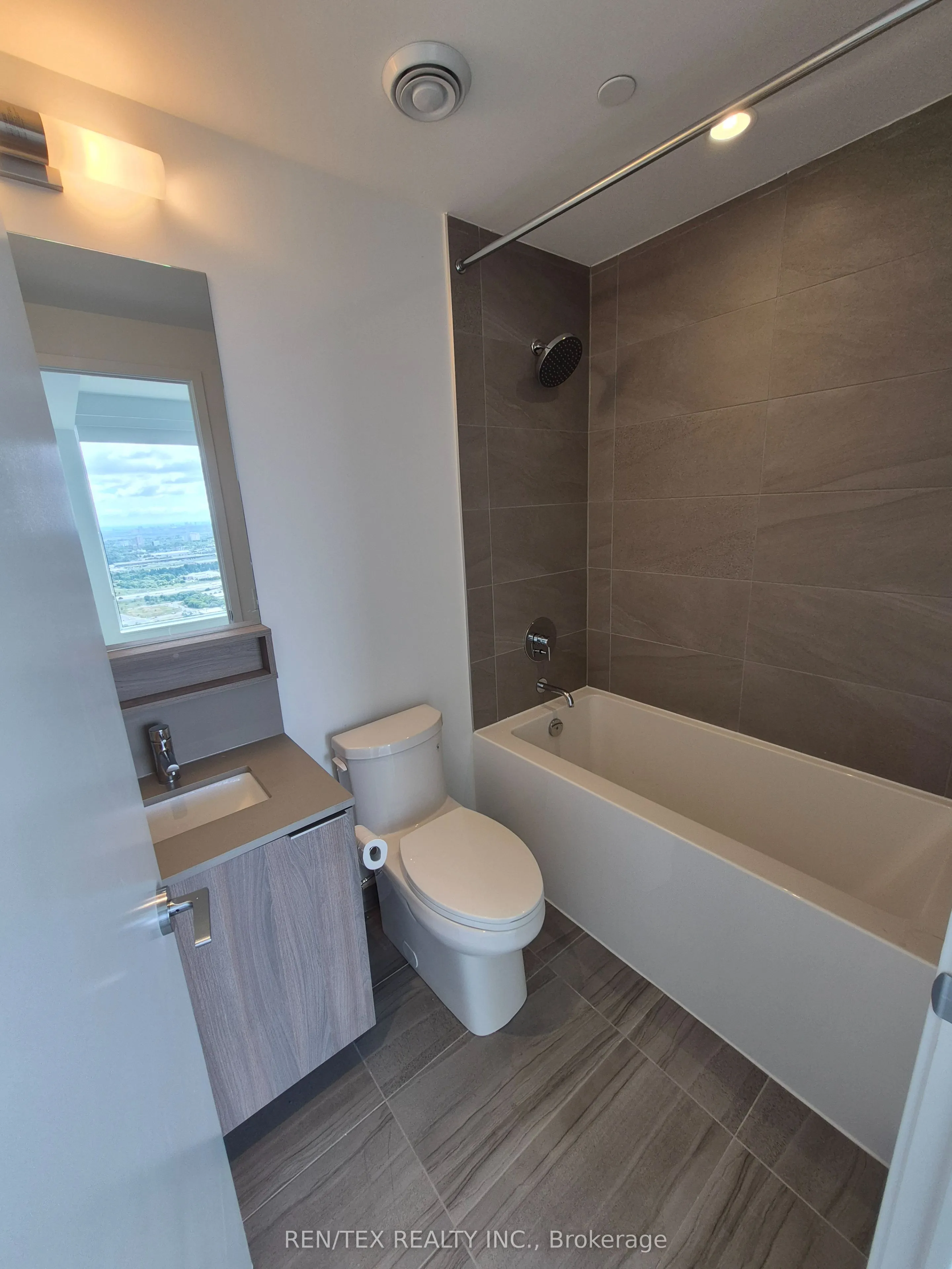 950 Portage Parkway, #5806