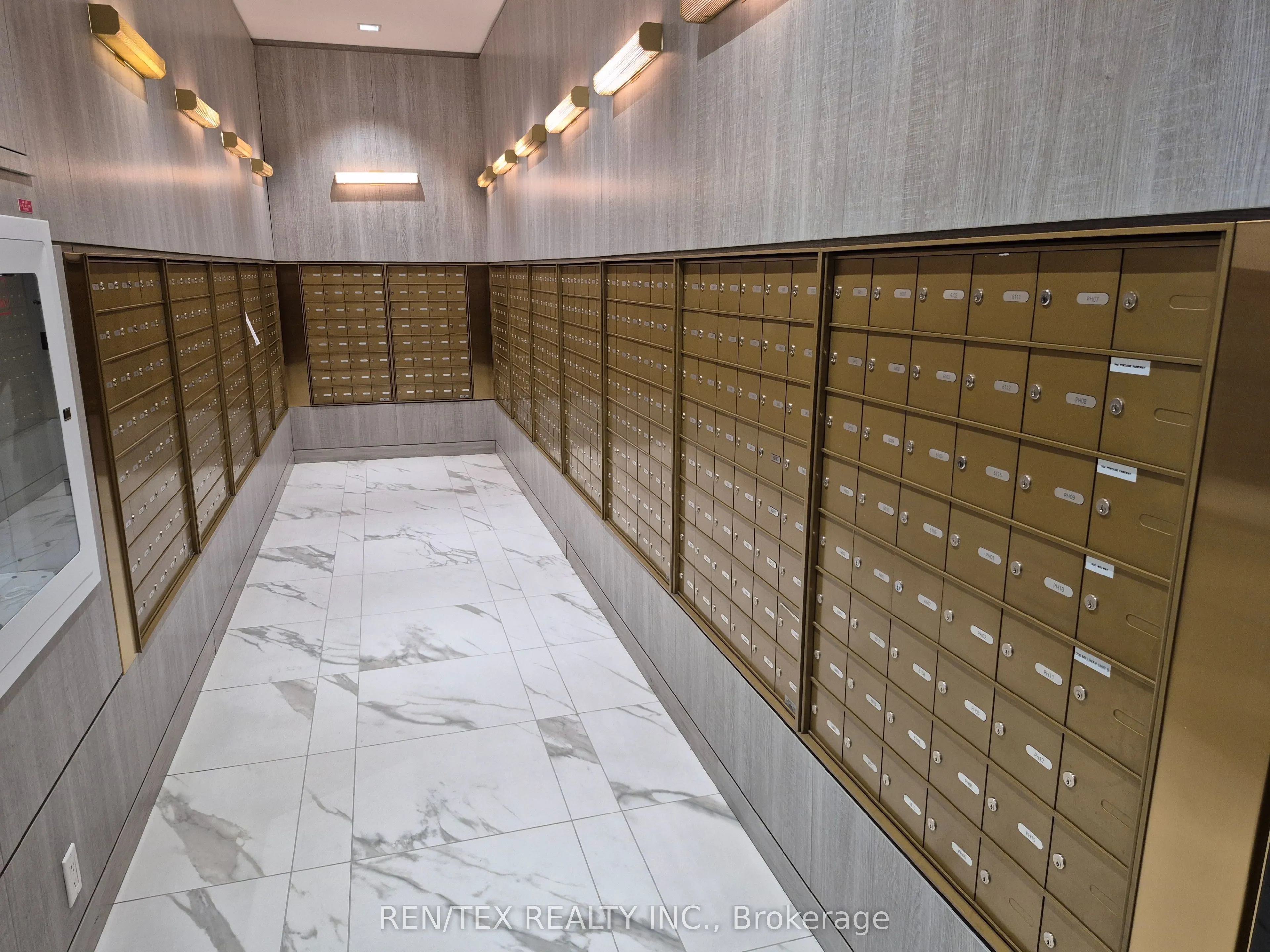 950 Portage Parkway, #5806