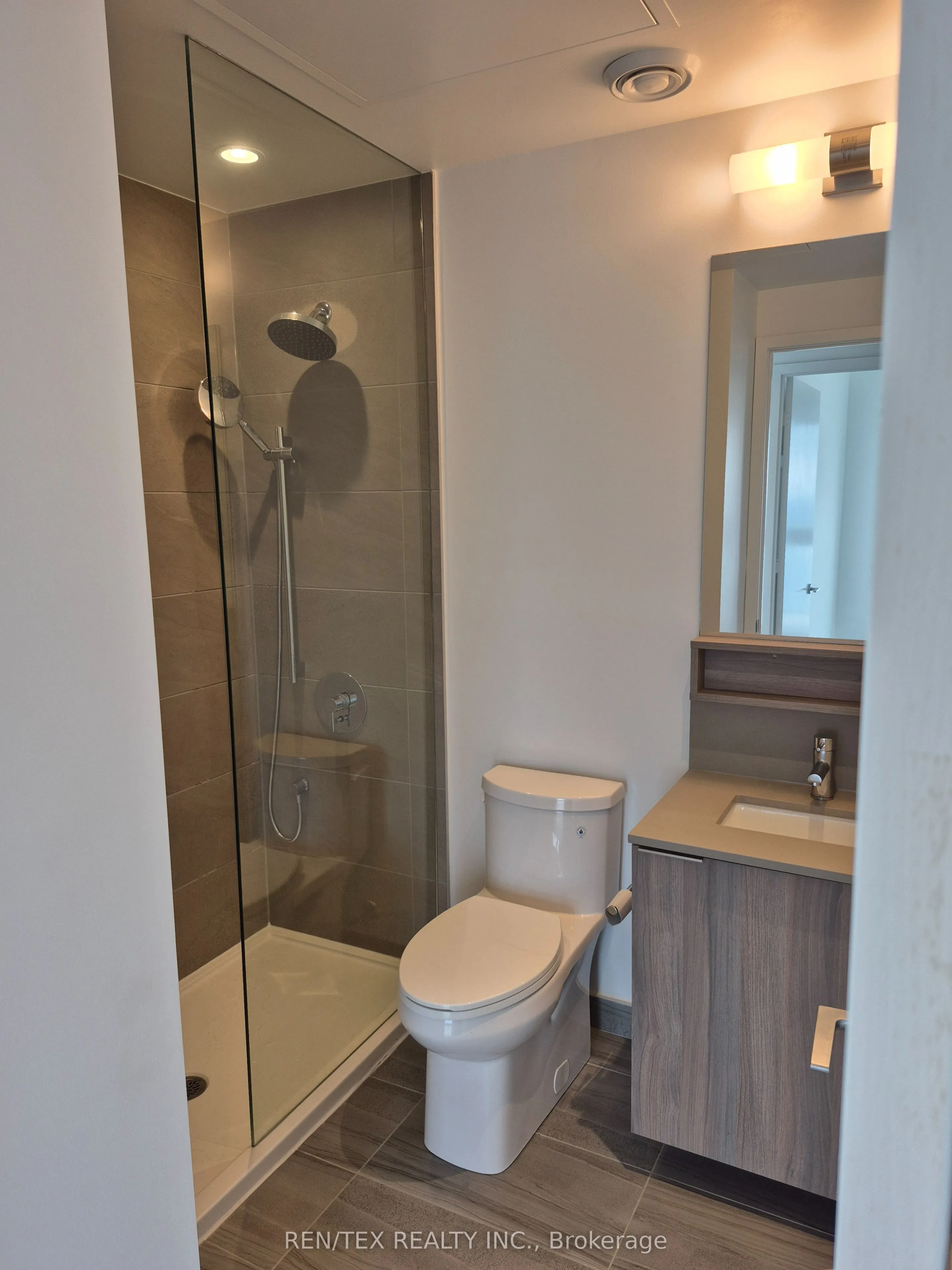 950 Portage Parkway, #5806