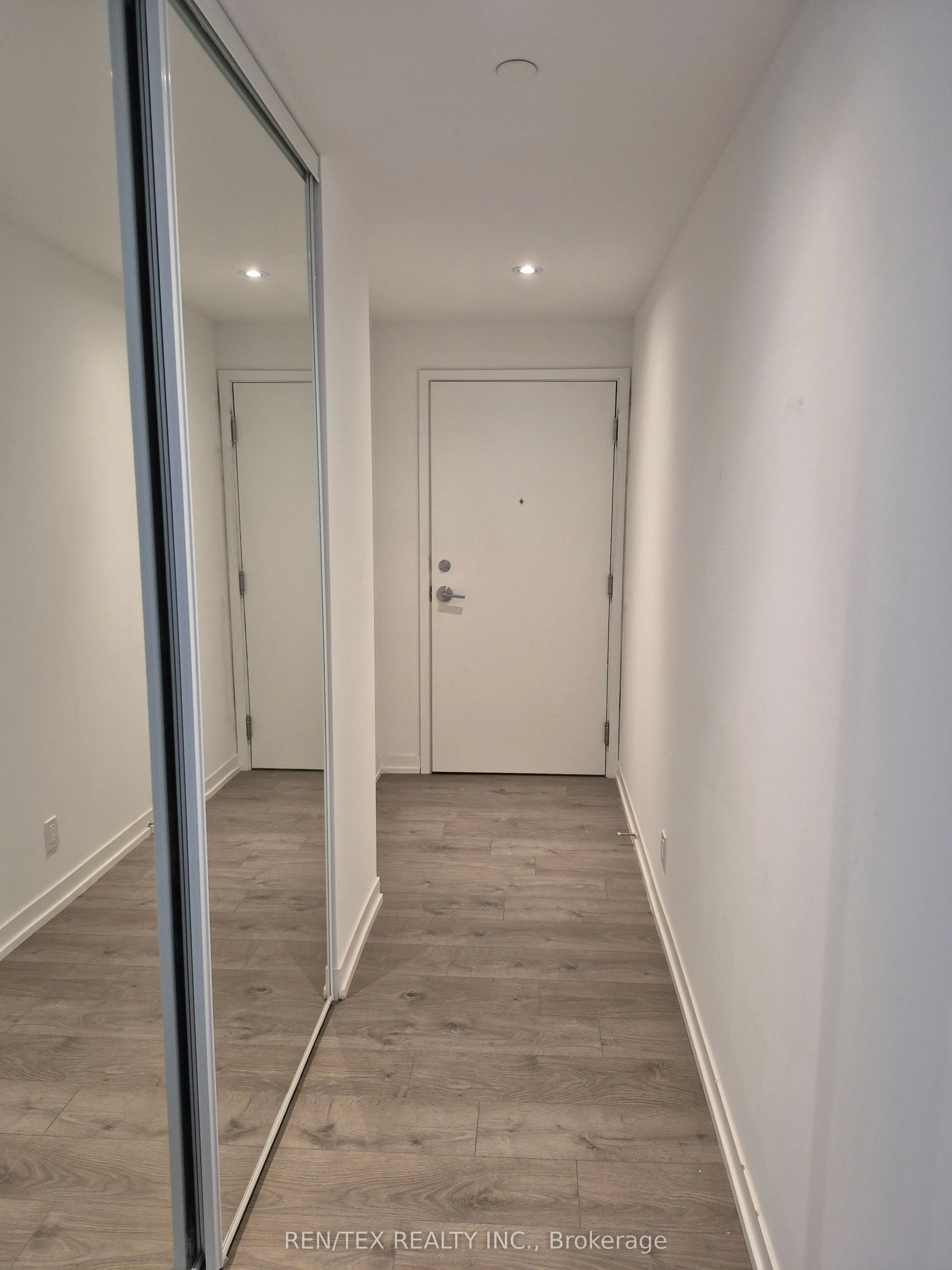 950 Portage Parkway, #5806
