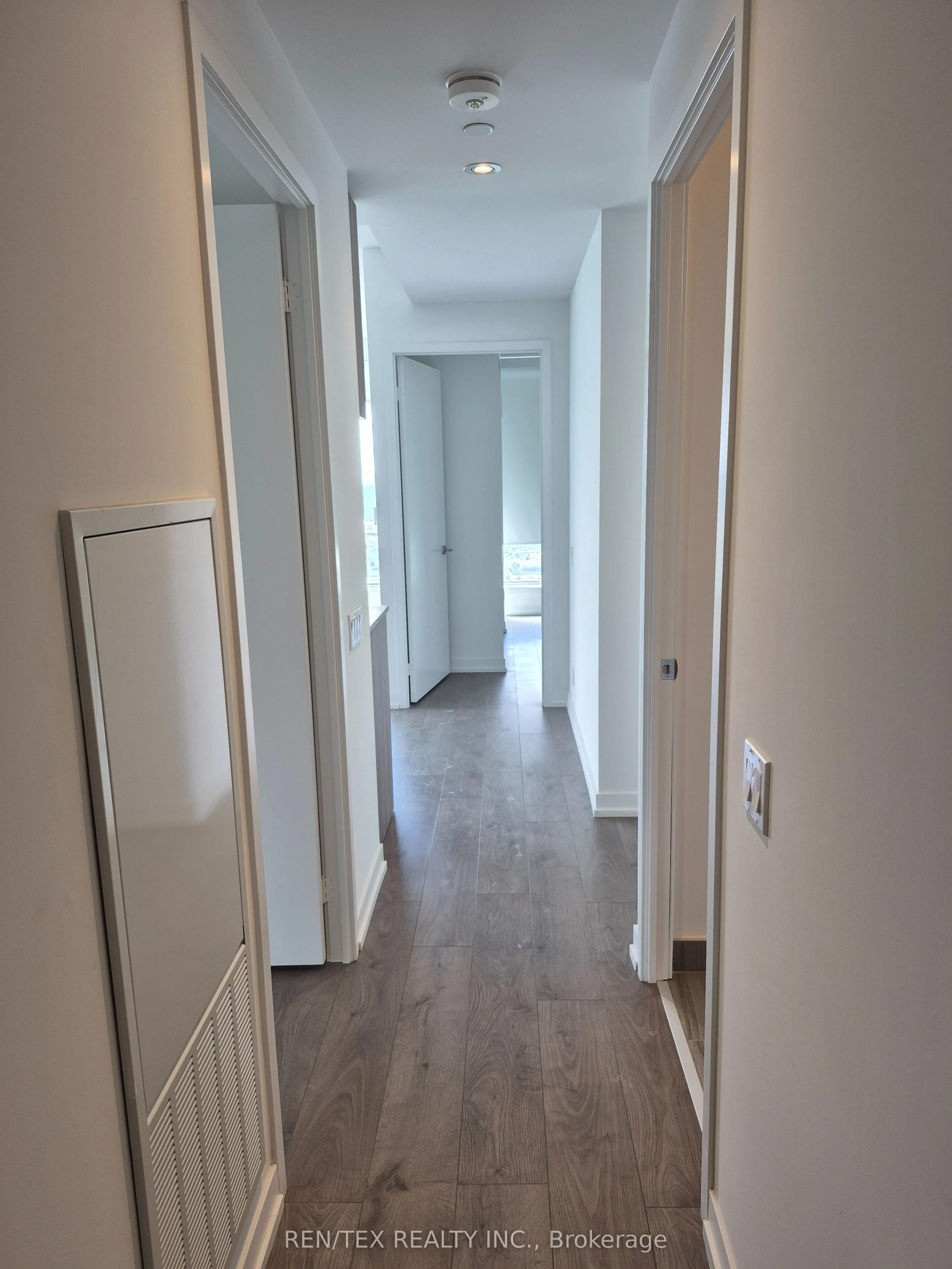 950 Portage Parkway, #5806