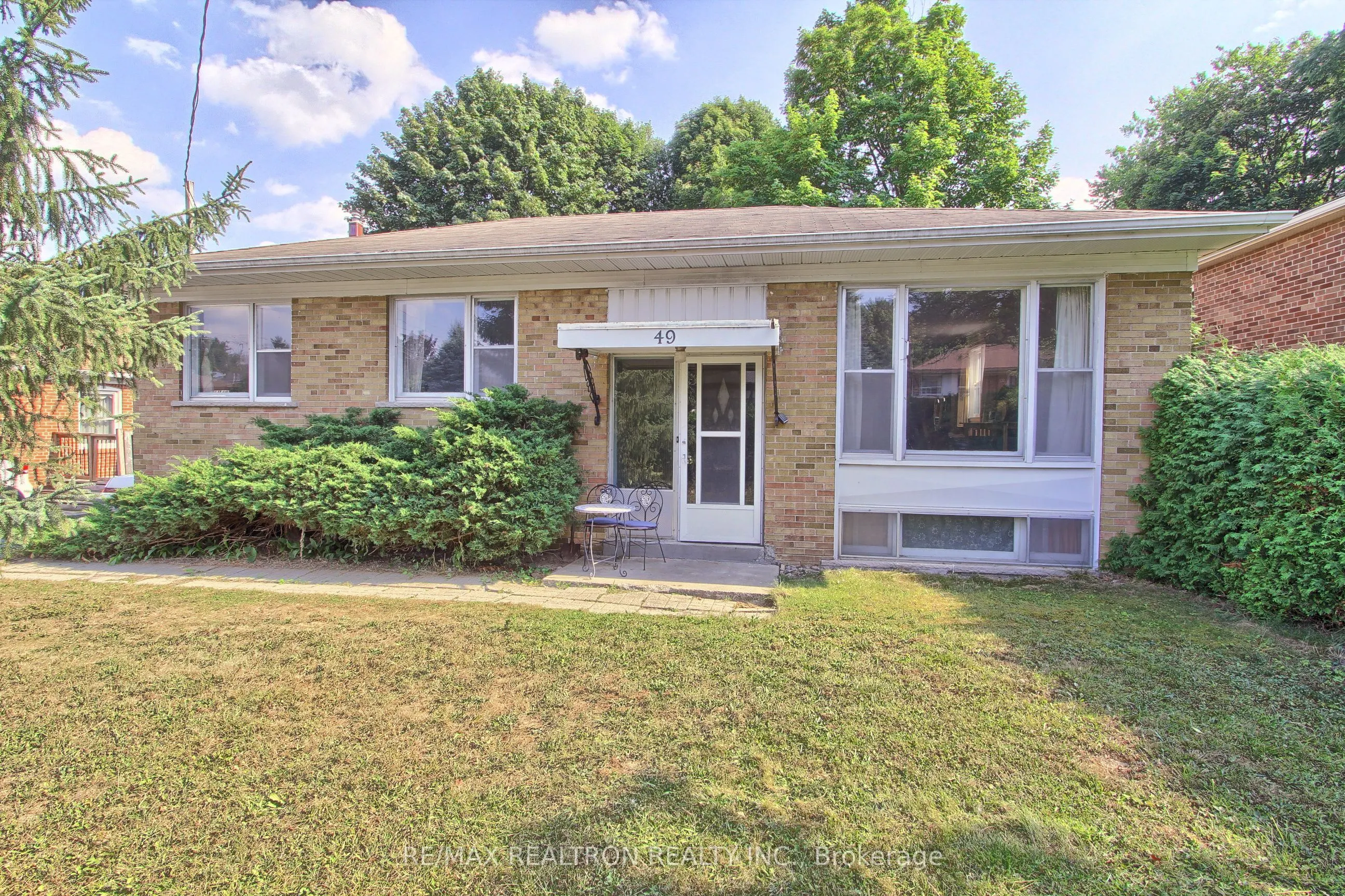 49 Monkswood Crescent