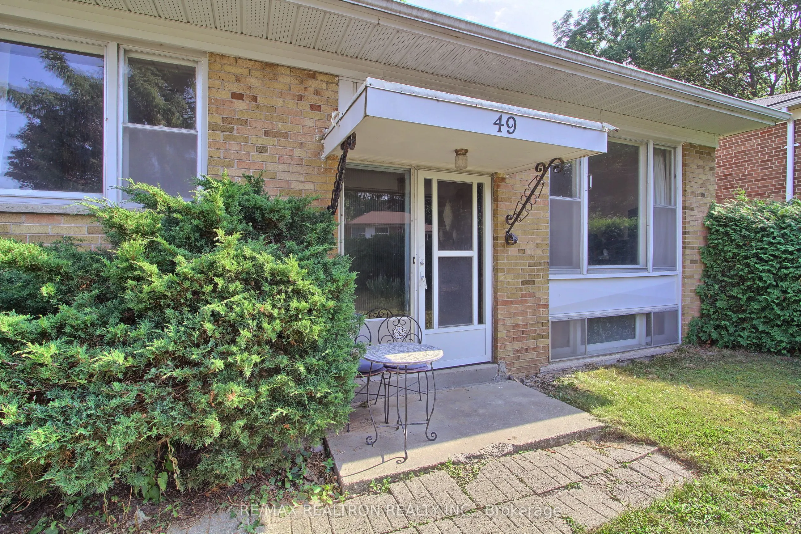 49 Monkswood Crescent