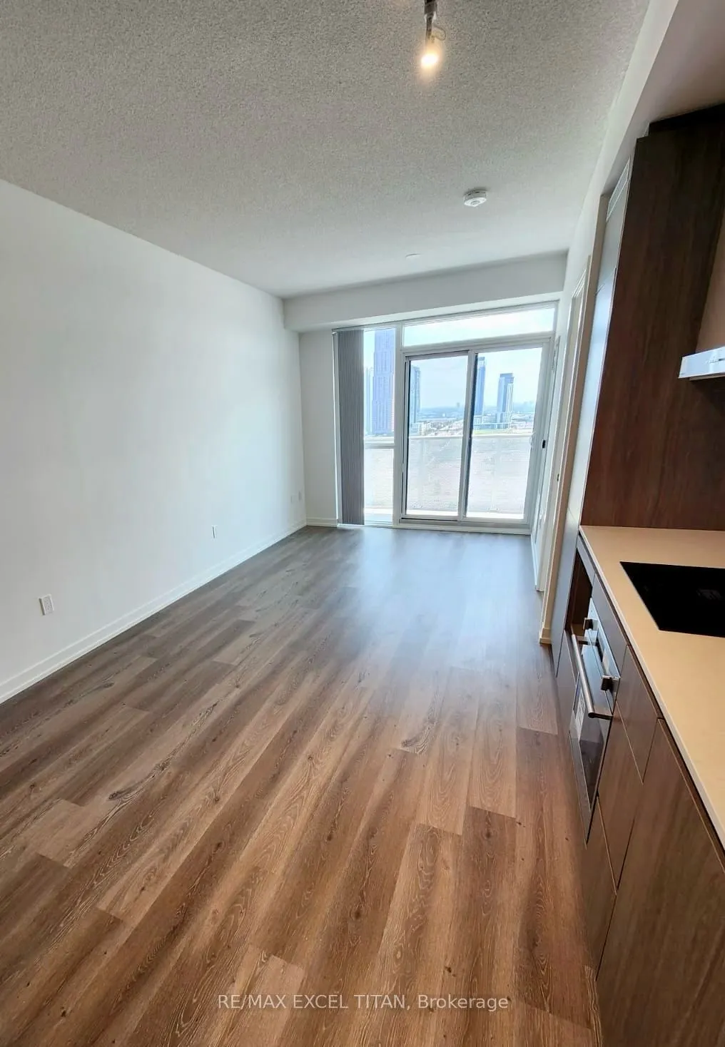 28 Interchange Way, #2006