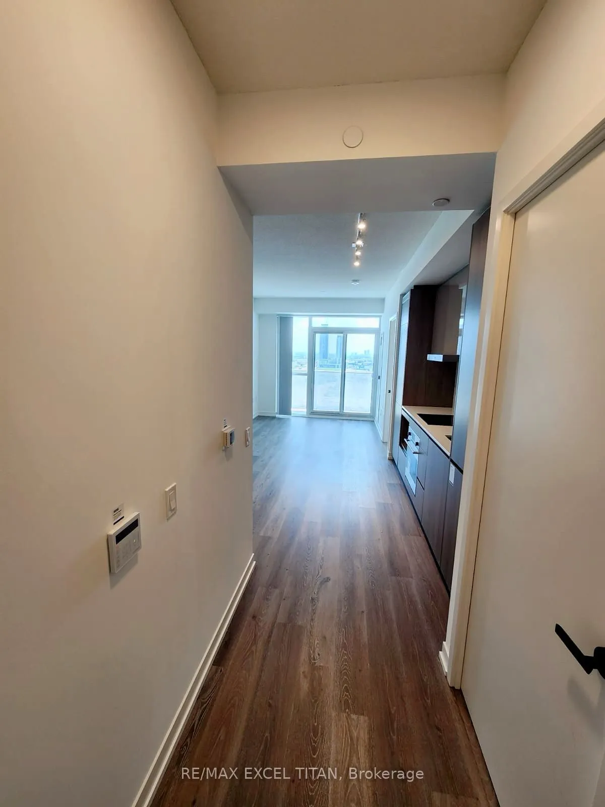 28 Interchange Way, #2006