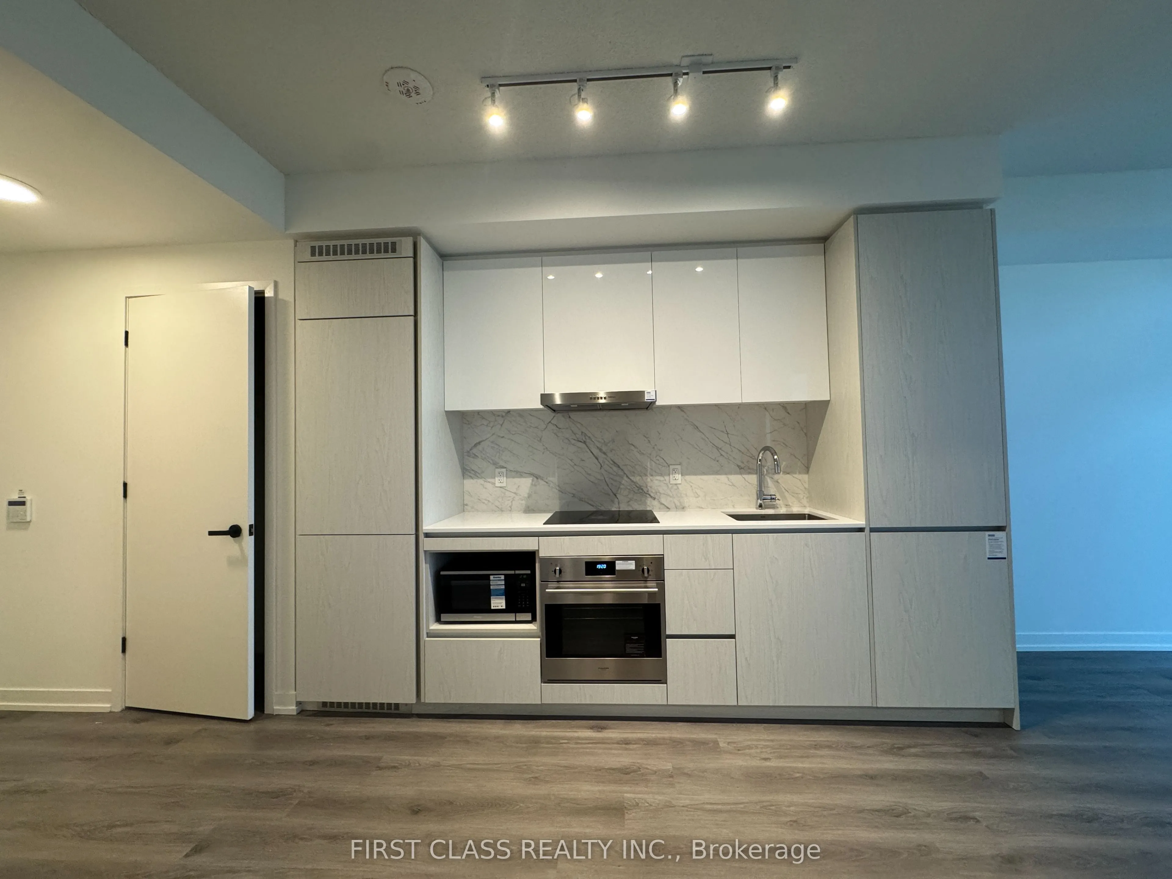 28 Interchange Way, #3009