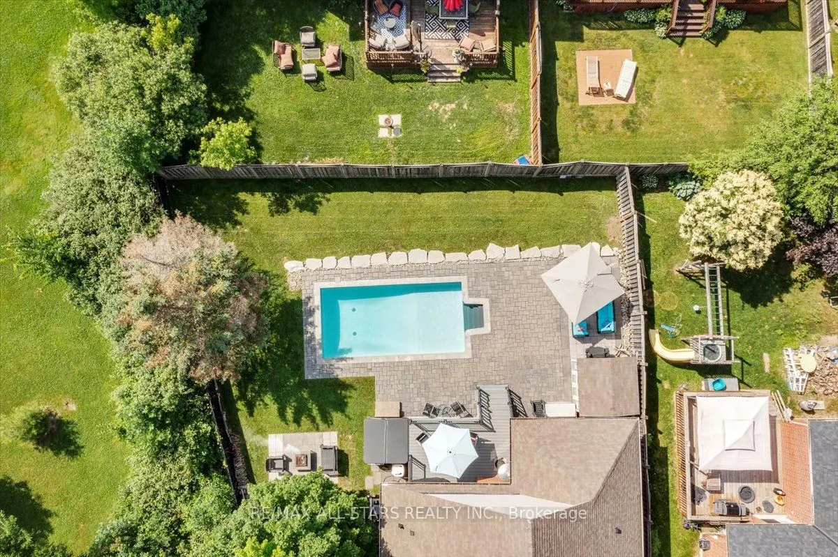 98 Bayview Avenue