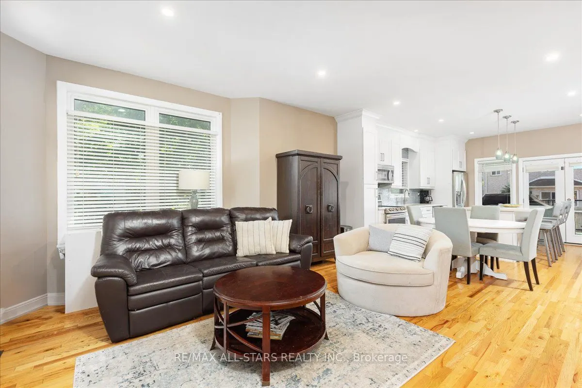 98 Bayview Avenue