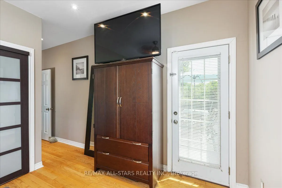 98 Bayview Avenue