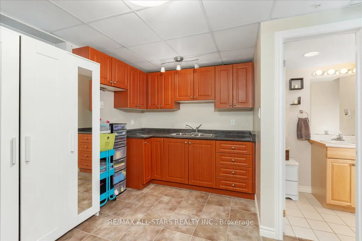98 Bayview Avenue