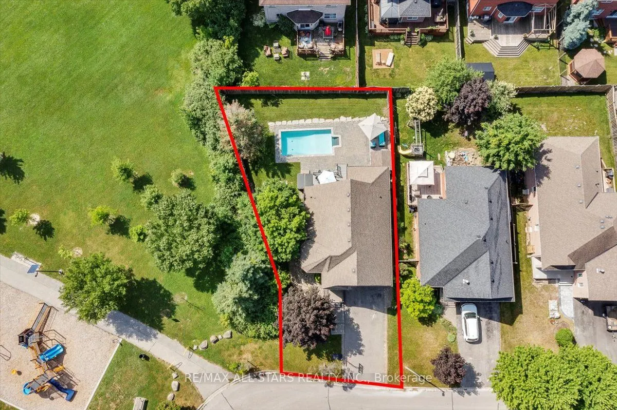 98 Bayview Avenue