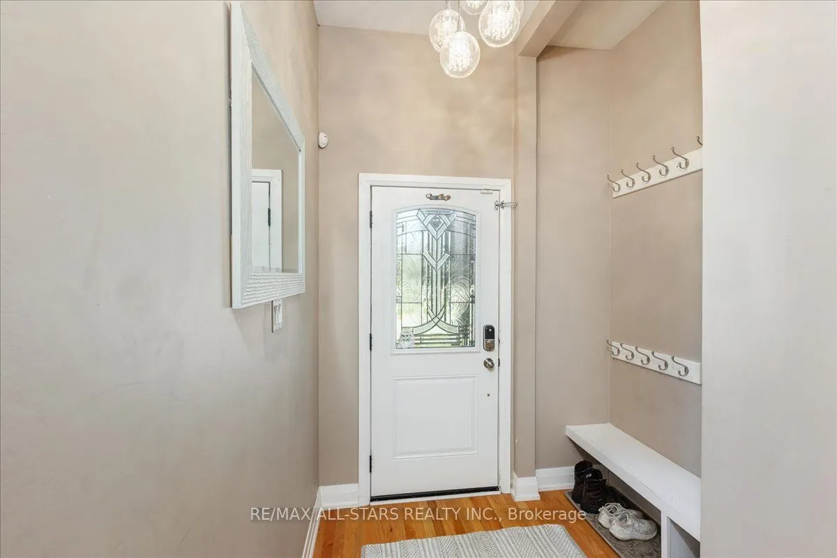 98 Bayview Avenue