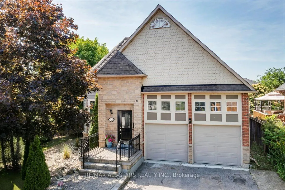 98 Bayview Avenue