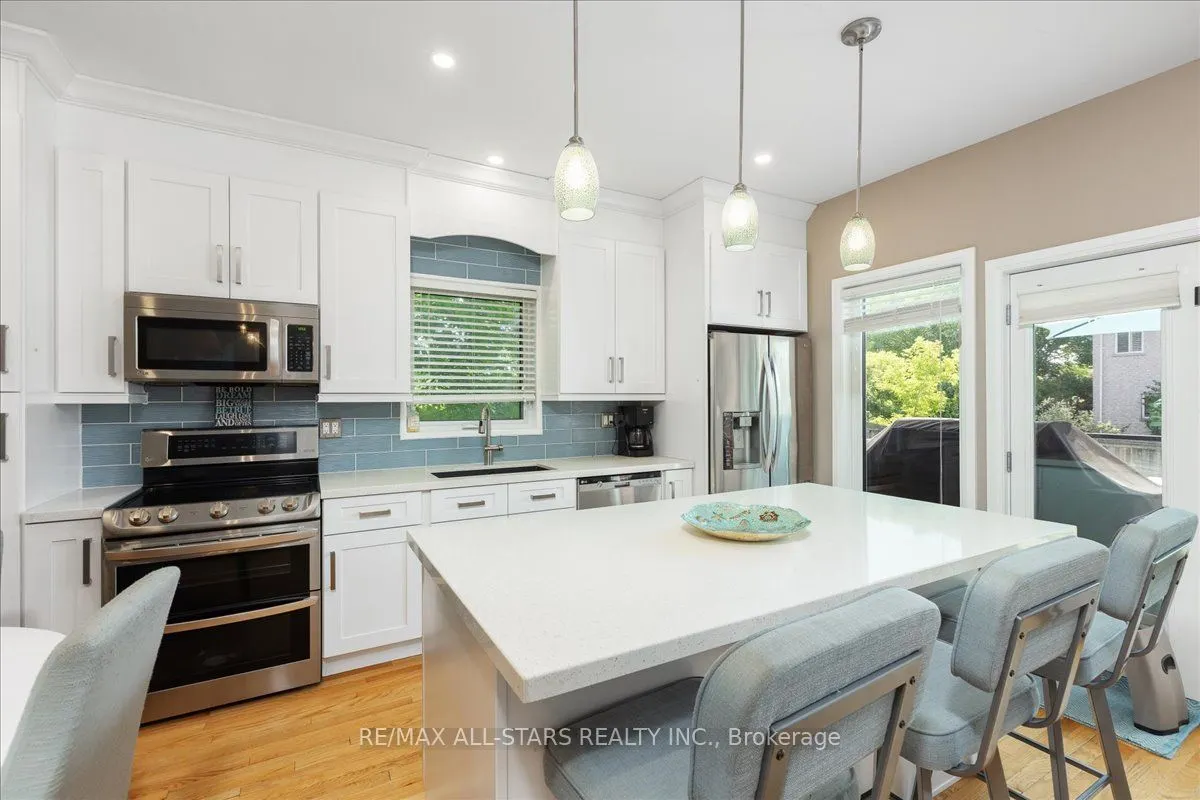 98 Bayview Avenue