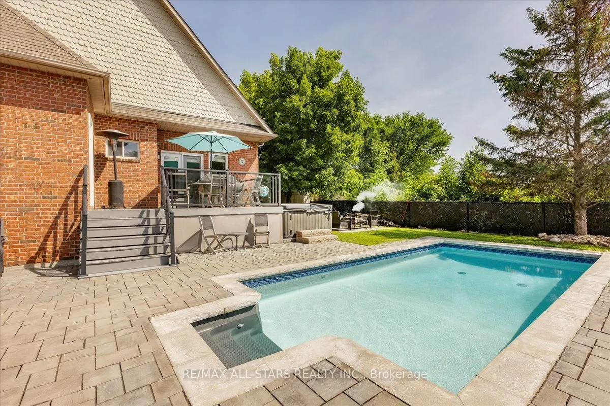 98 Bayview Avenue