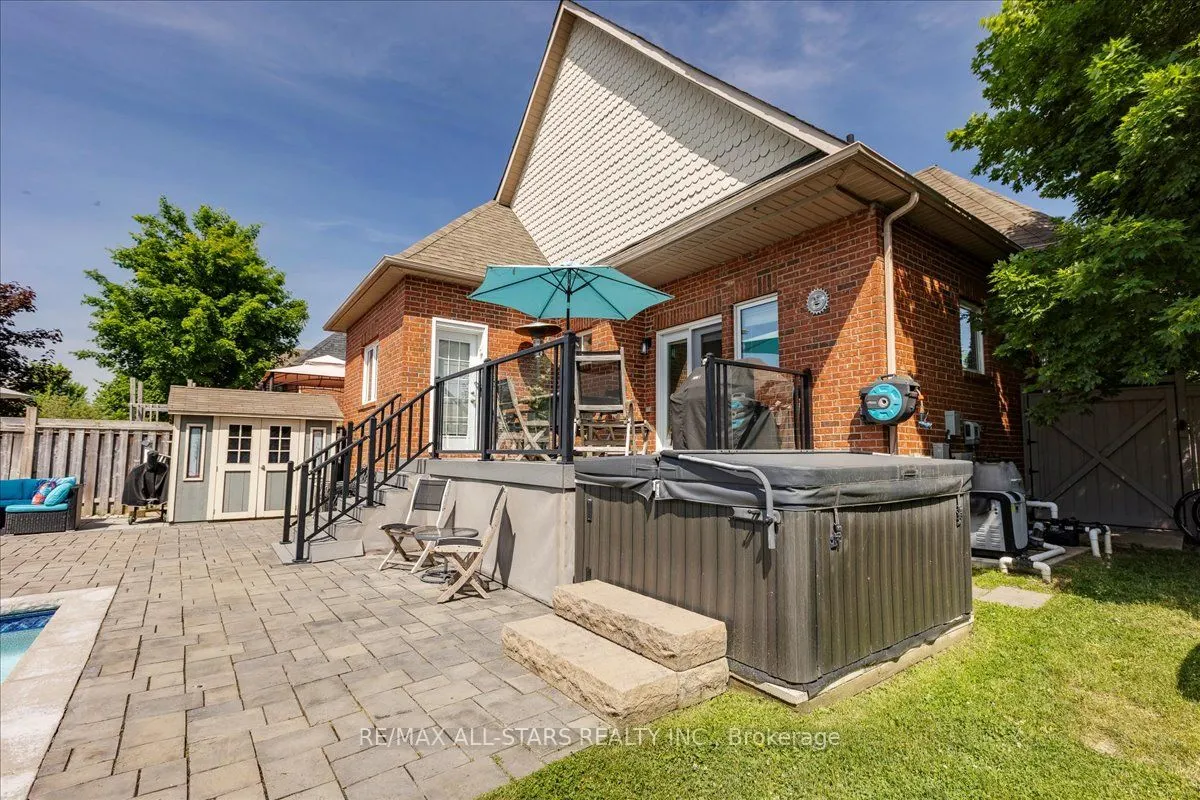 98 Bayview Avenue
