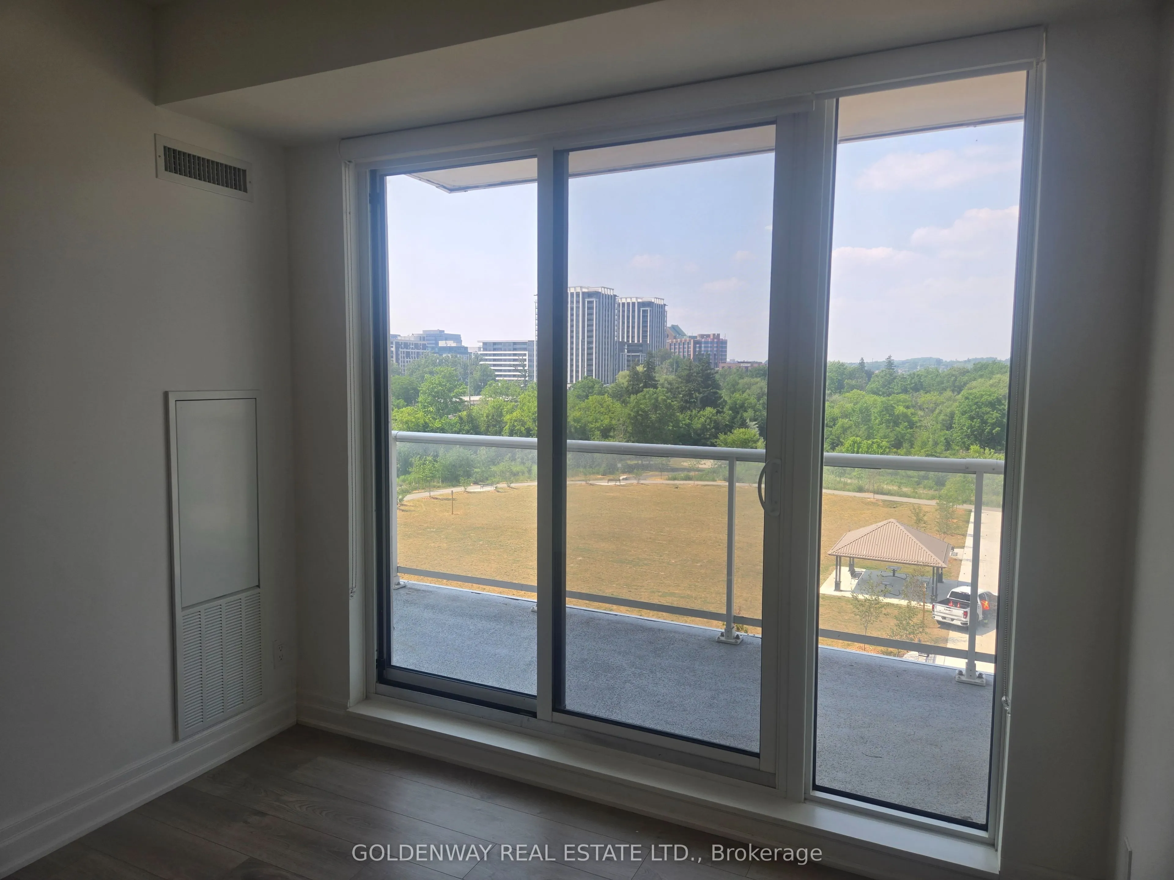 18 Rouge Valley Drive W, #501C