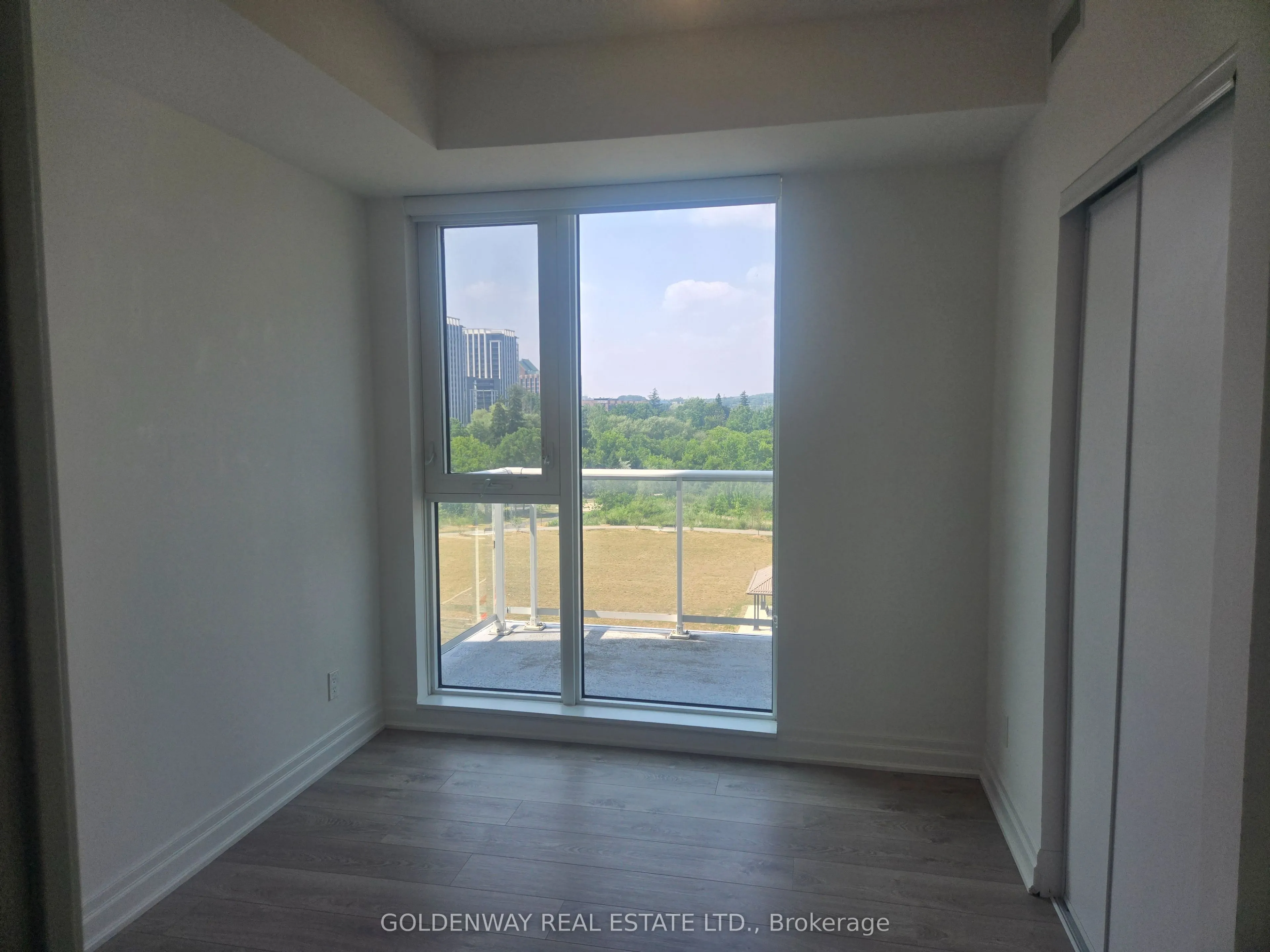 18 Rouge Valley Drive W, #501C
