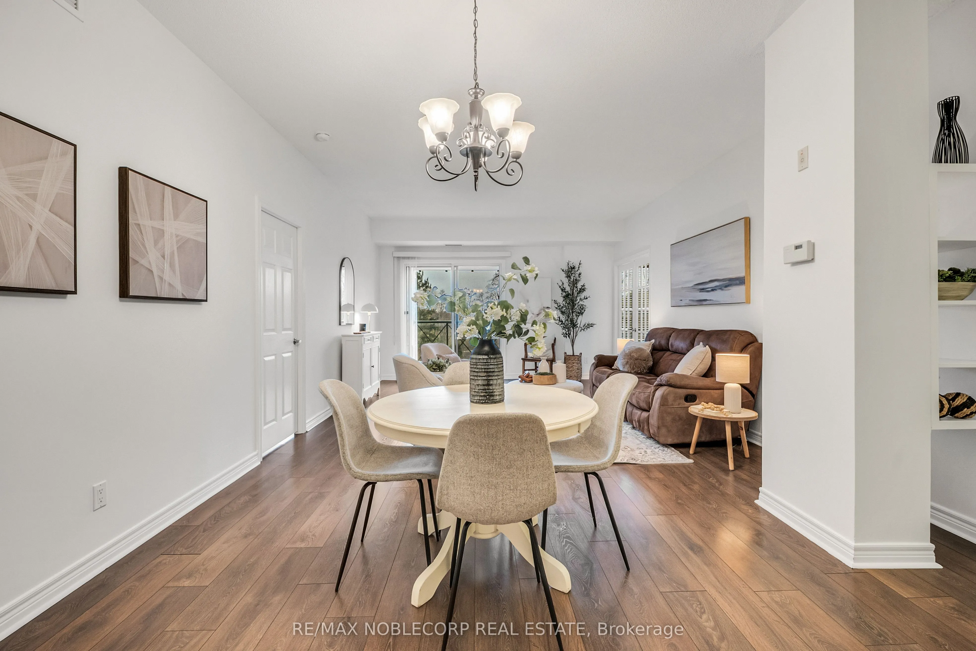 121 Woodbridge Avenue, #319