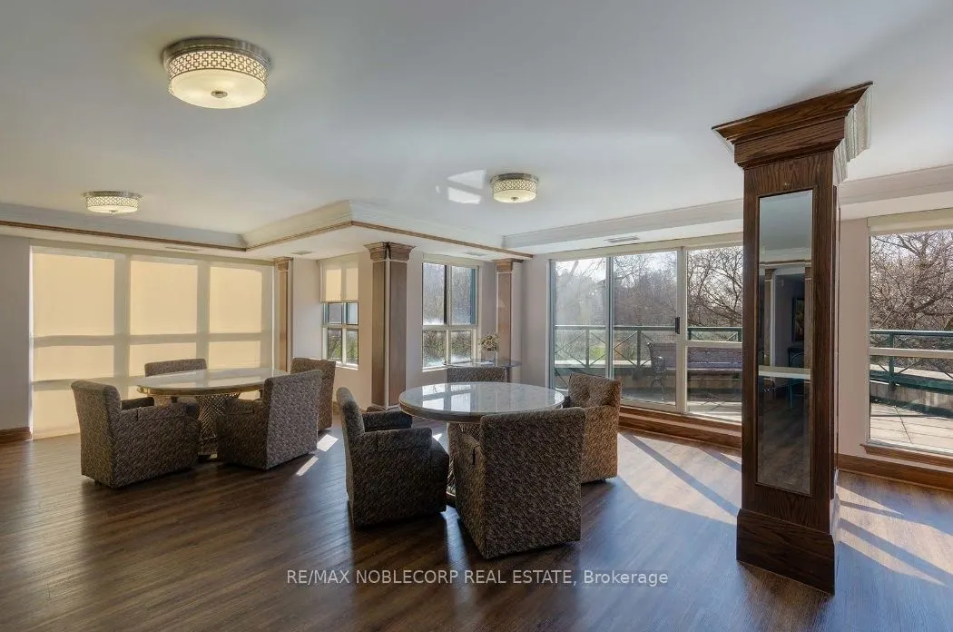 121 Woodbridge Avenue, #319