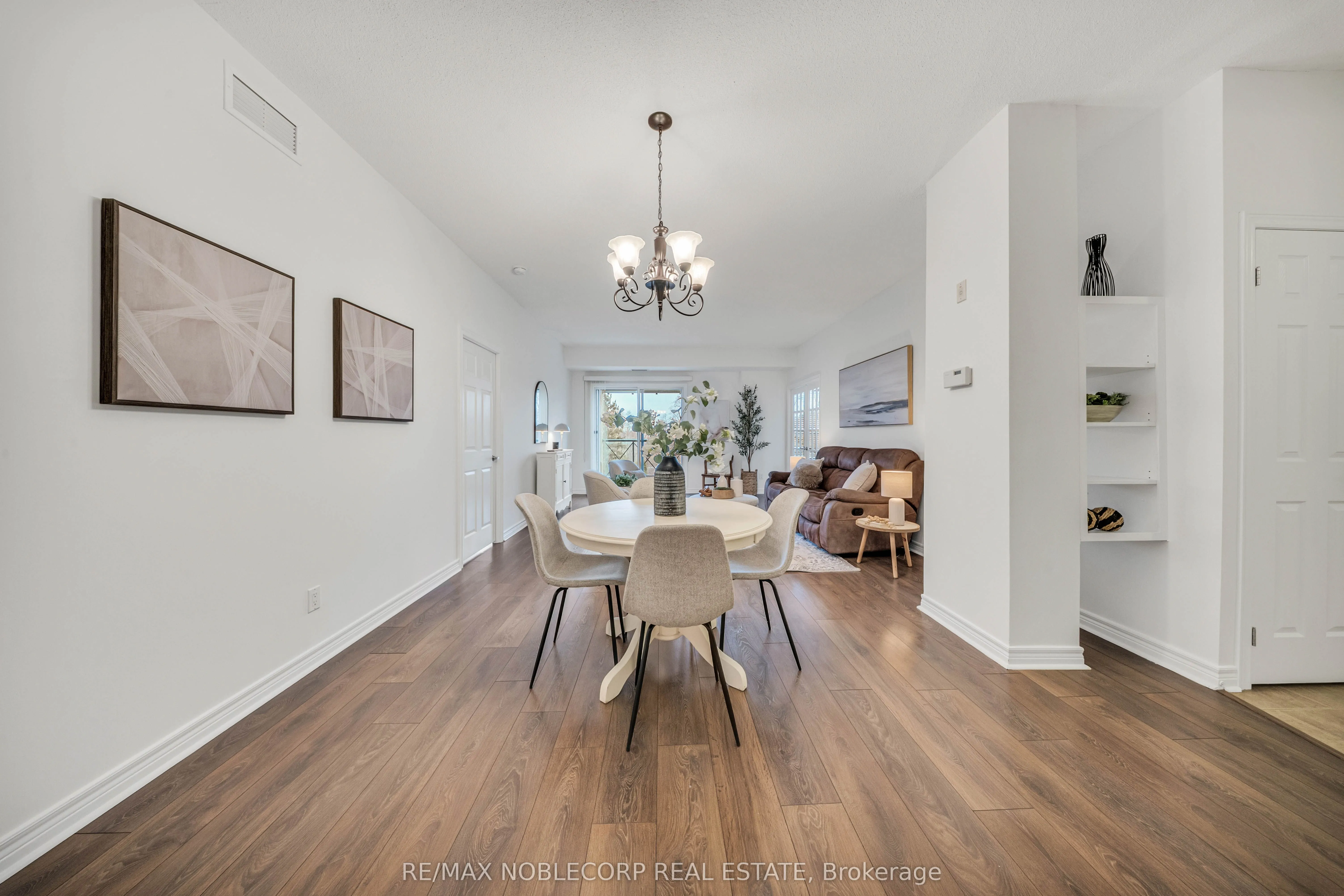 121 Woodbridge Avenue, #319