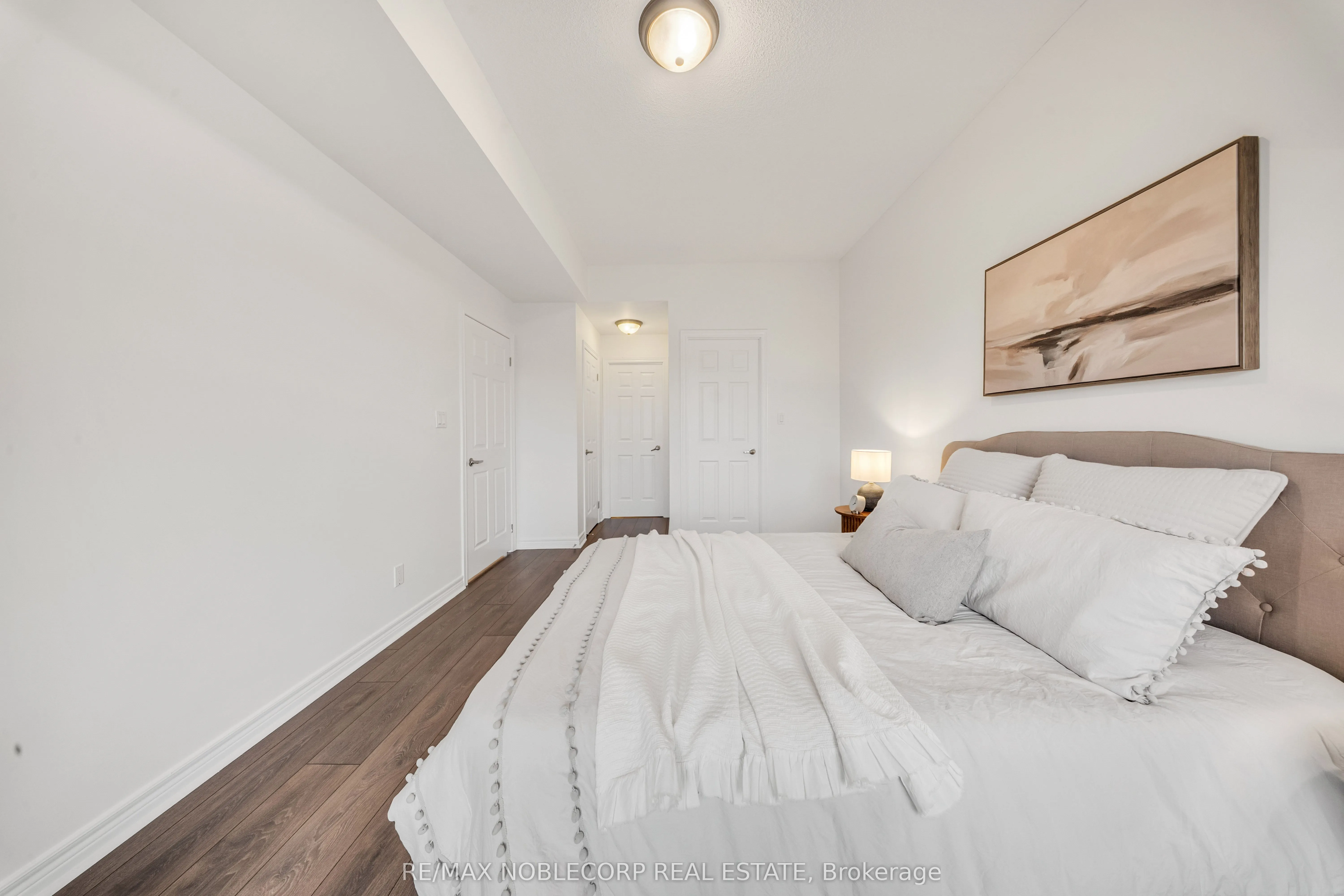 121 Woodbridge Avenue, #319