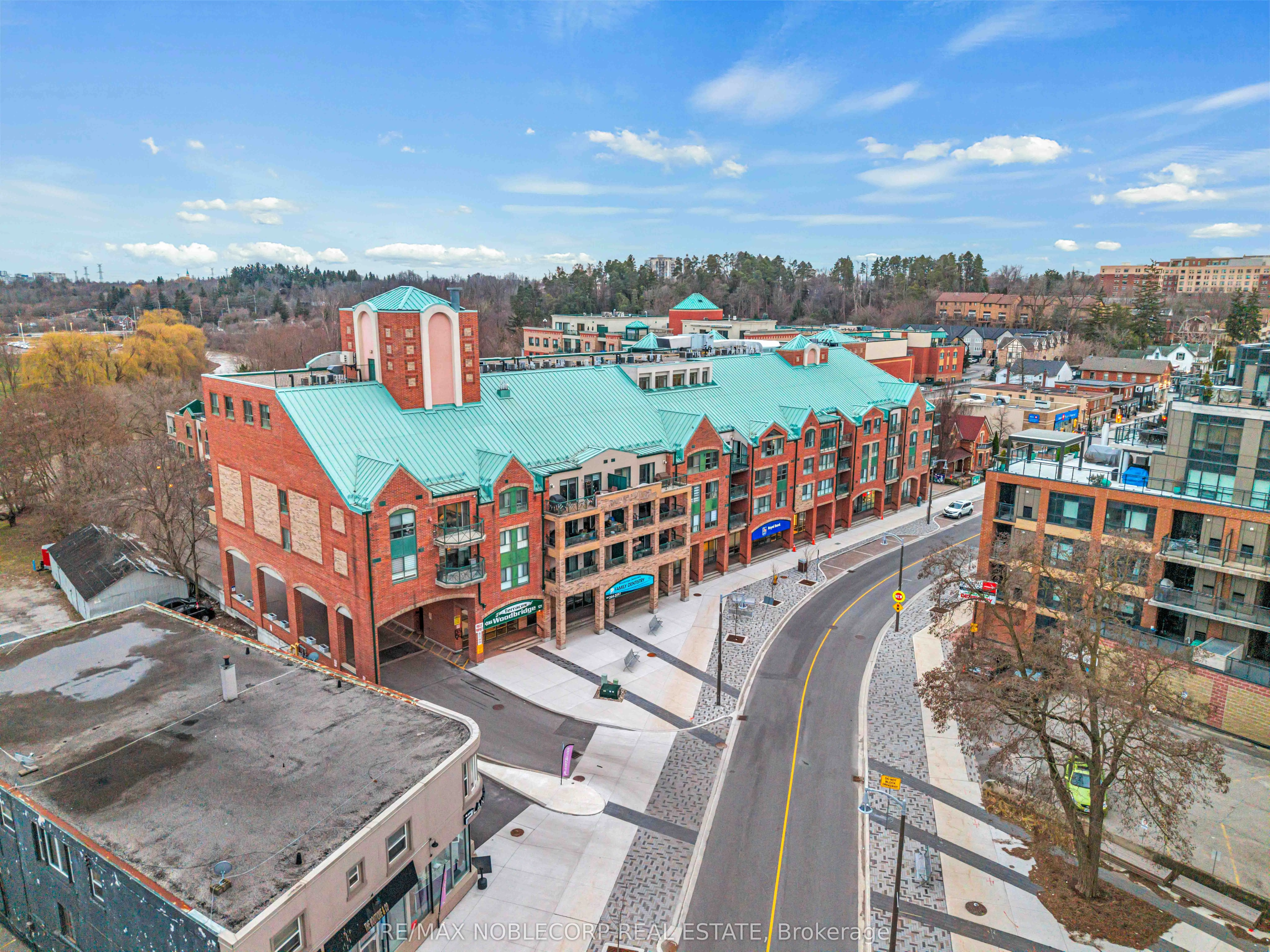 121 Woodbridge Avenue, #319