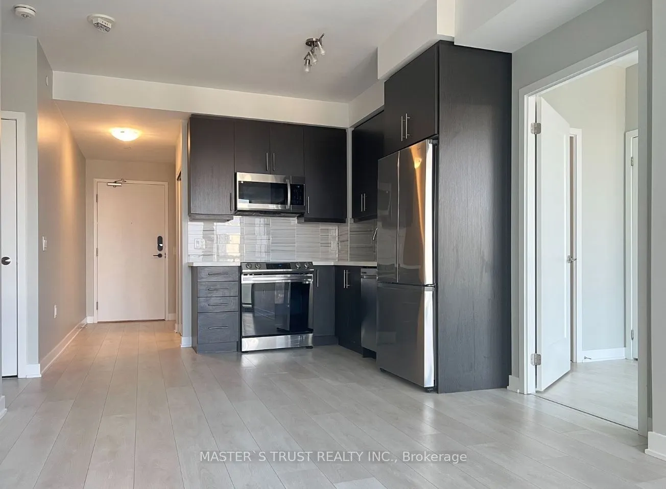 95 Oneida Crescent, #1907