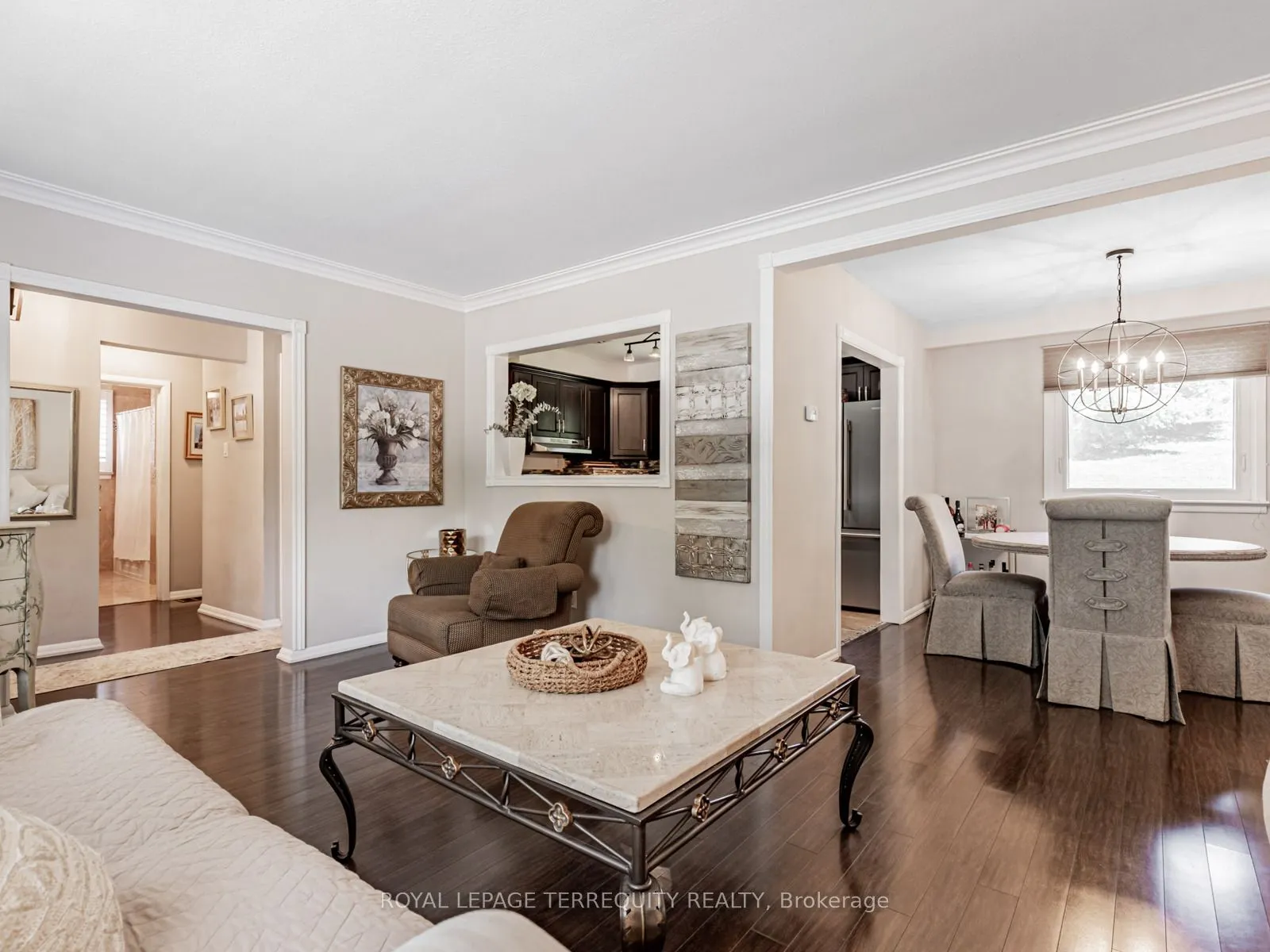 165 John Street W