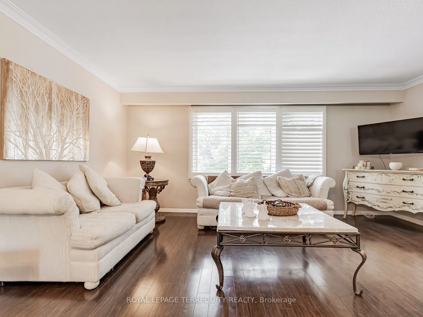 165 John Street W