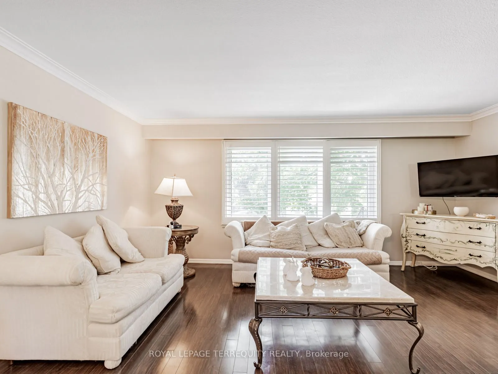 165 John Street W