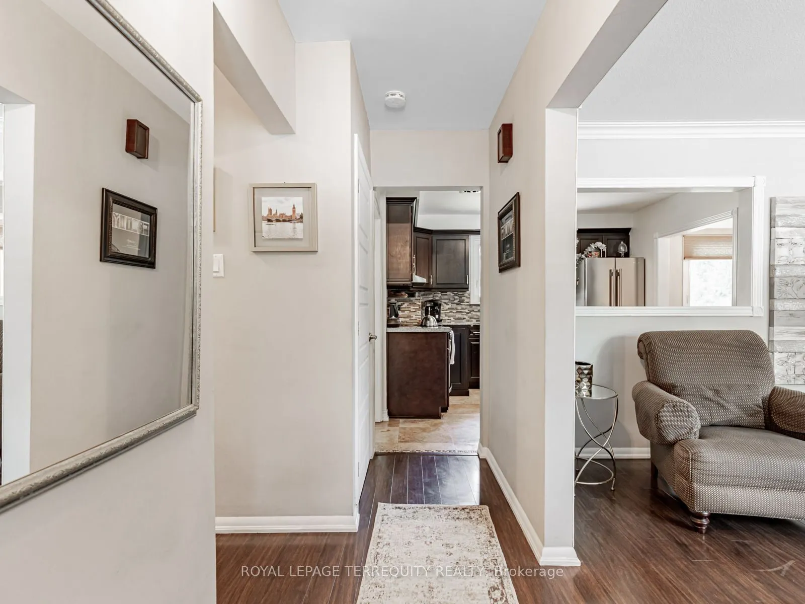 165 John Street W