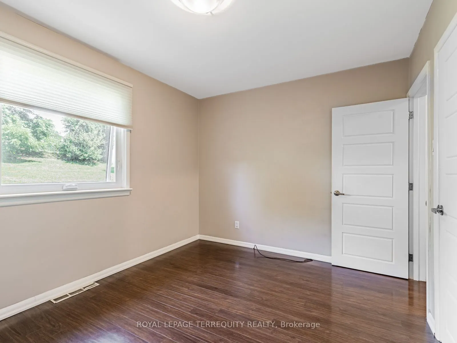 165 John Street W