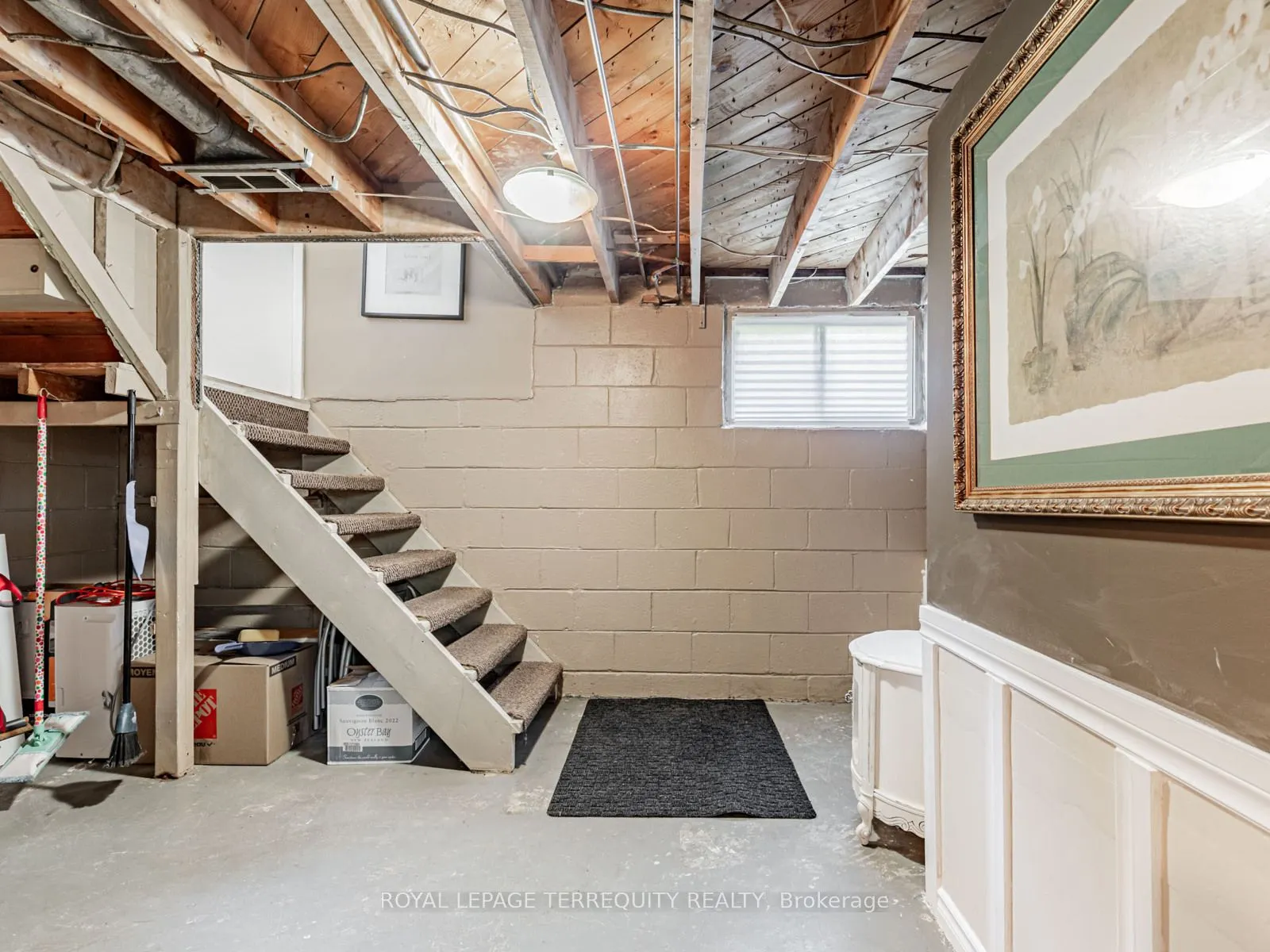 165 John Street W