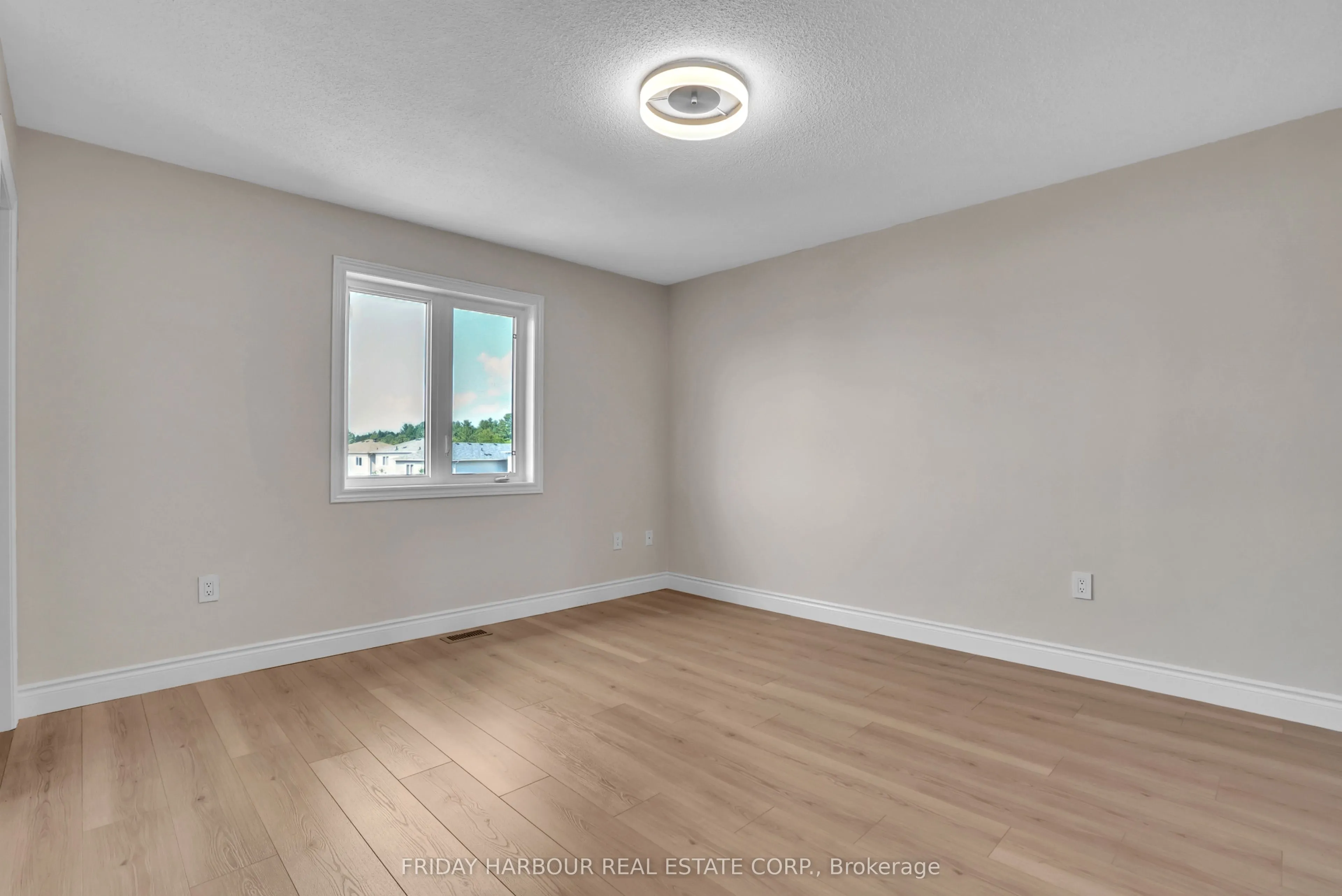 16 Admiral Crescent