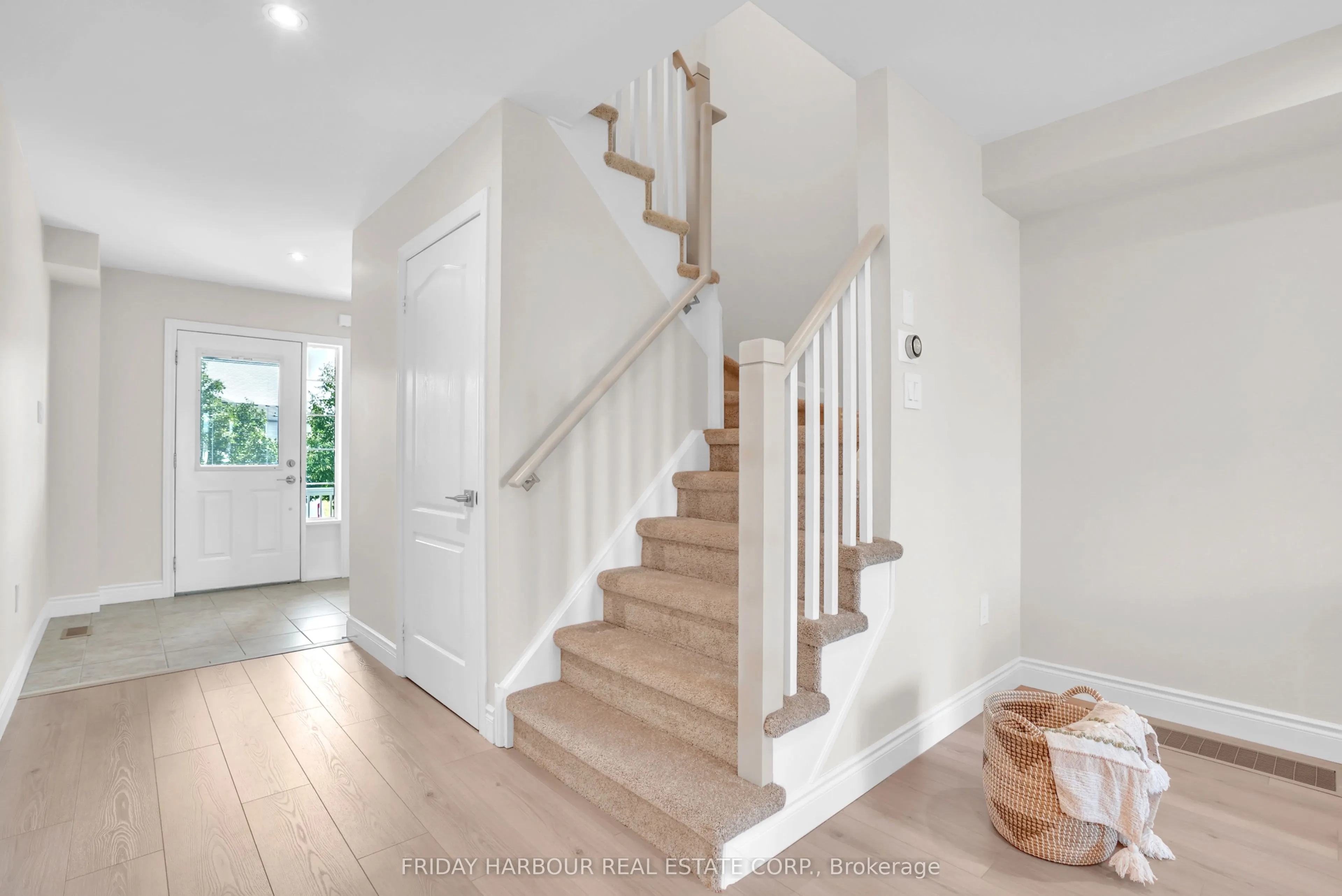 16 Admiral Crescent