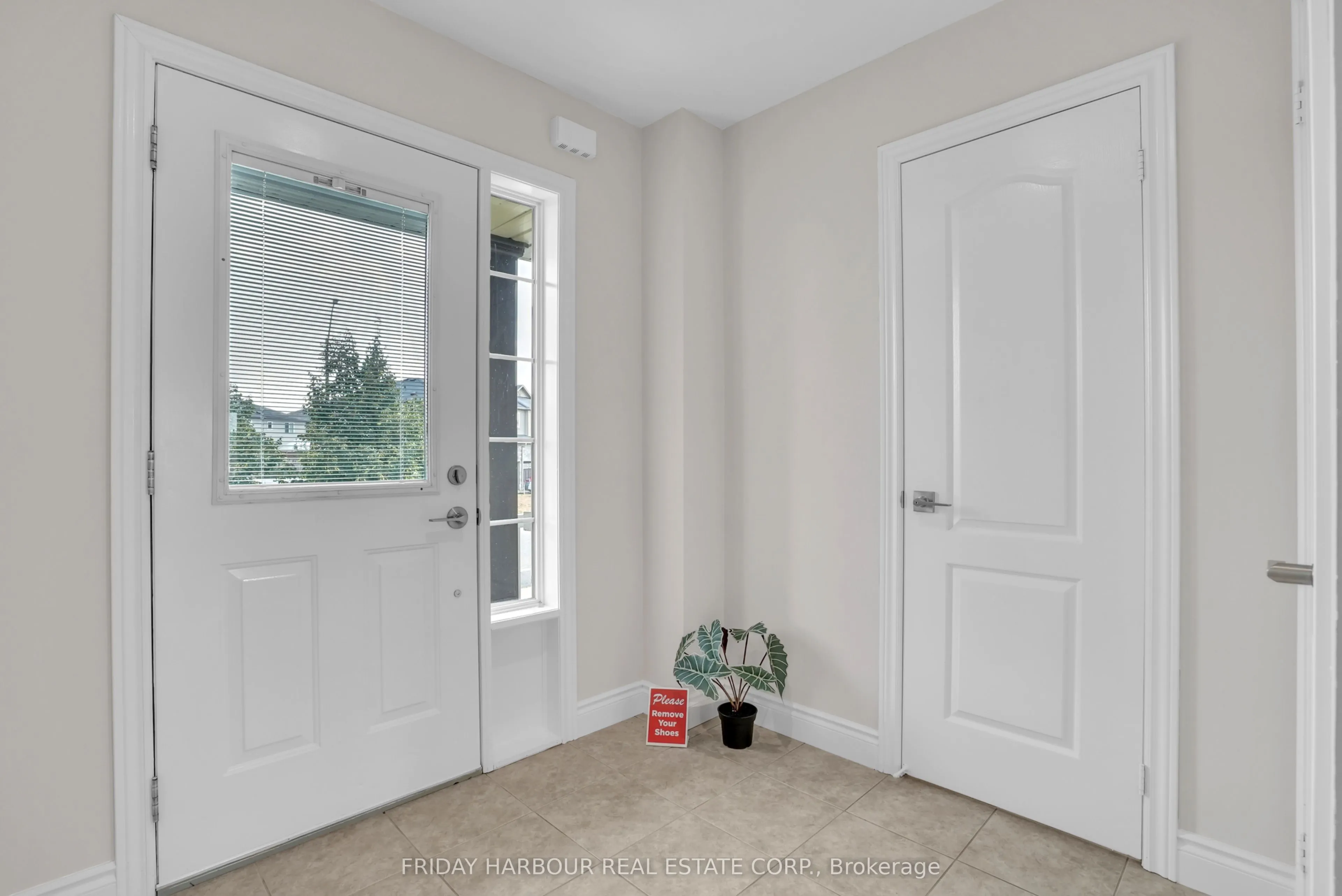 16 Admiral Crescent