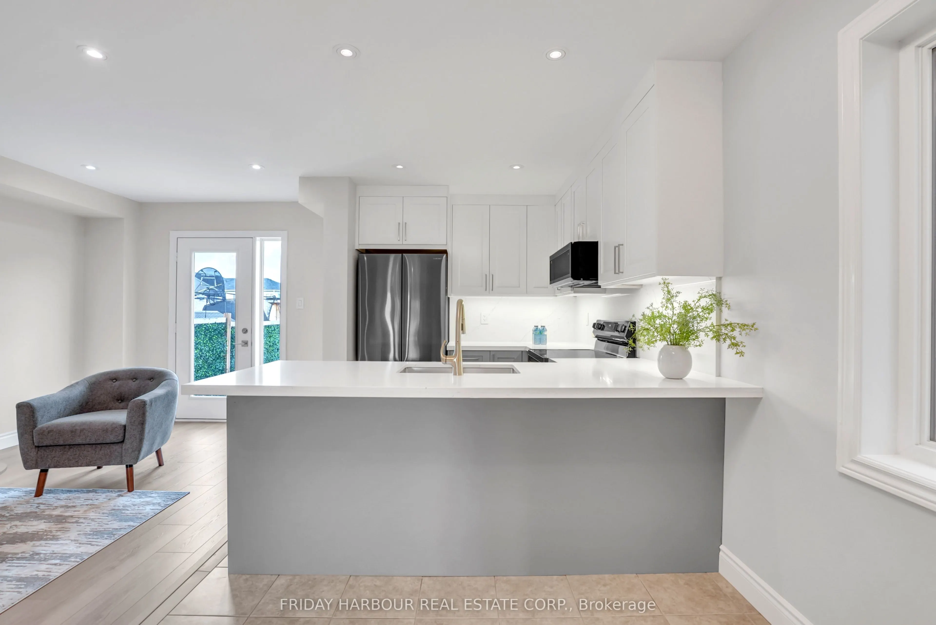 16 Admiral Crescent