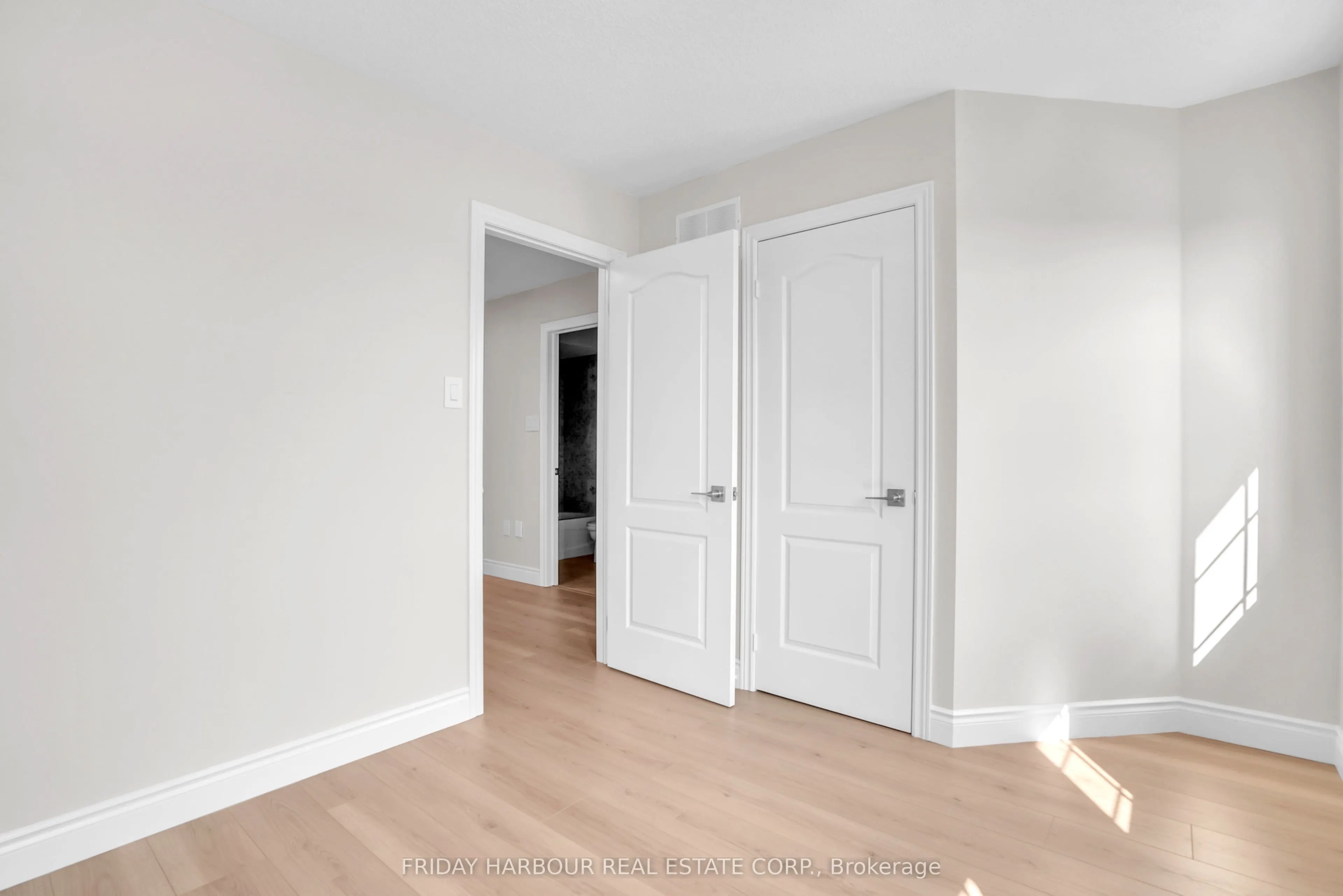 16 Admiral Crescent