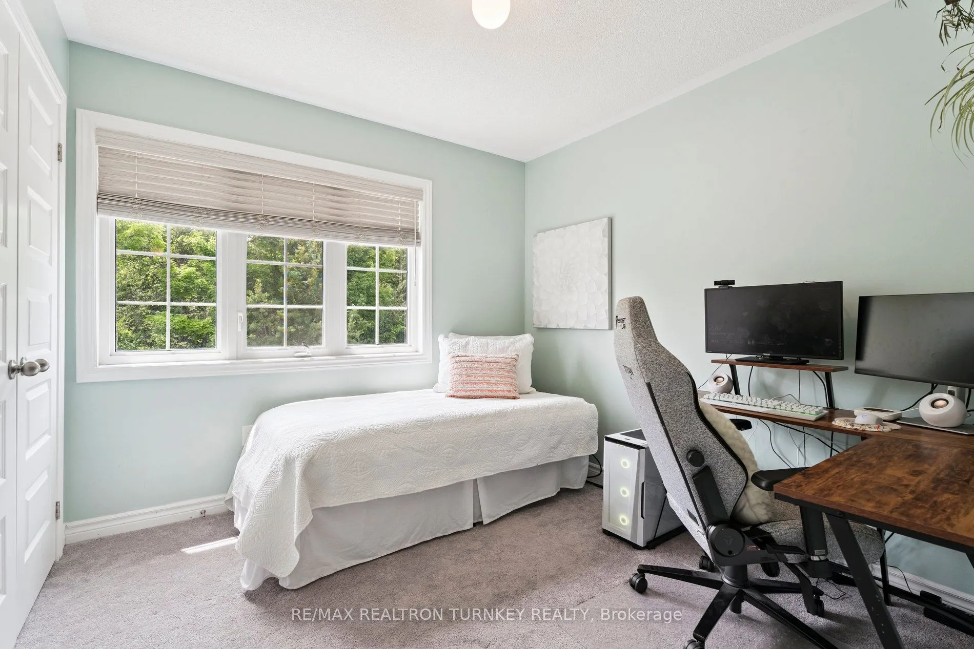 29 Anne Pegg Crescent