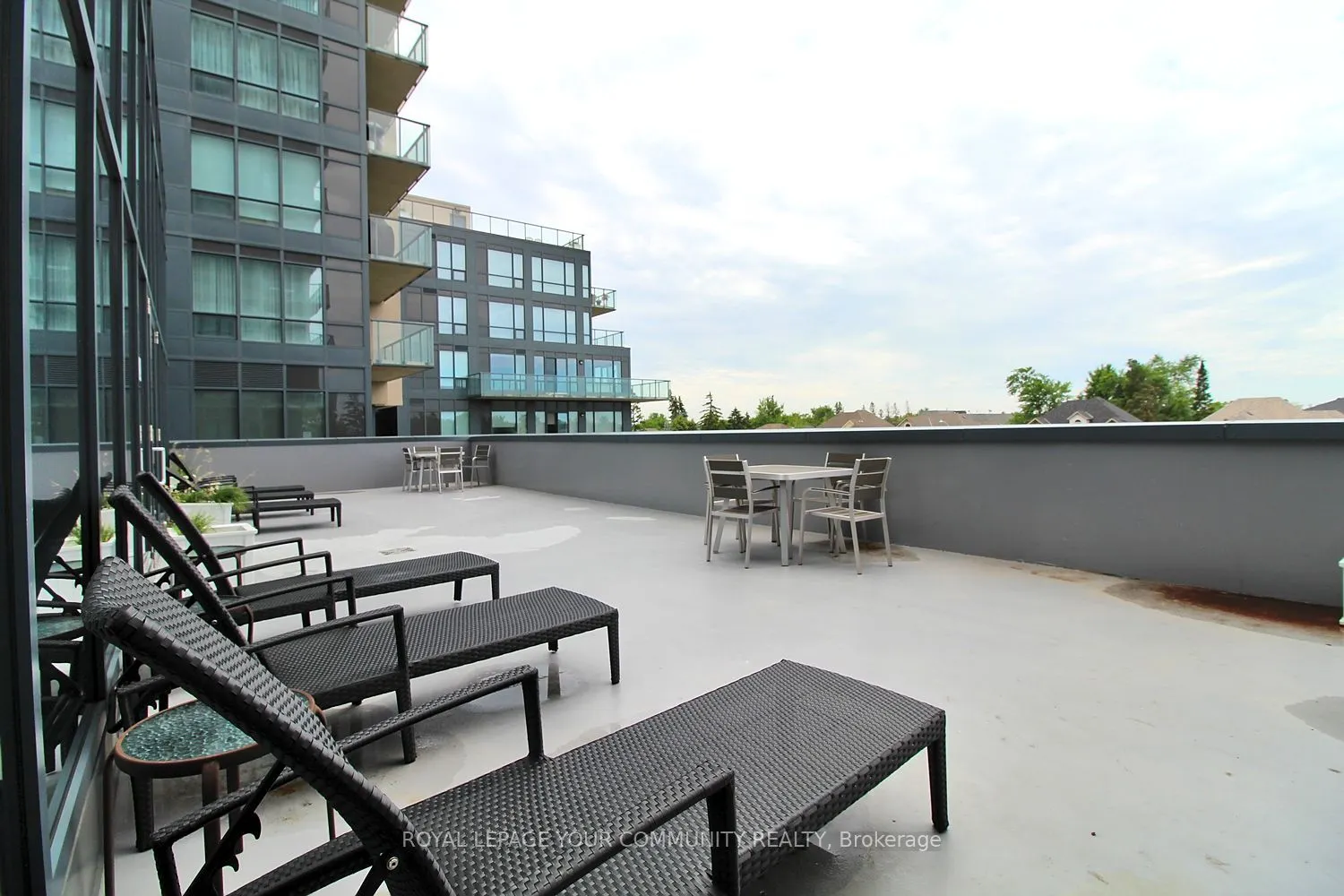9088 Yonge Street, #LPH 5A