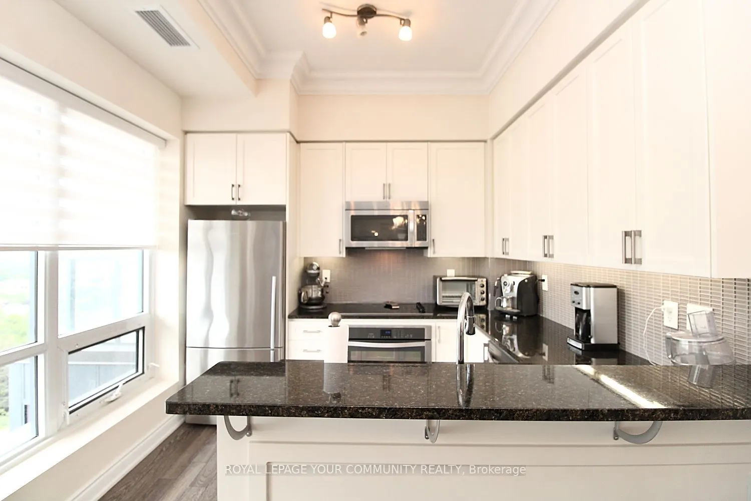 9088 Yonge Street, #LPH 5A