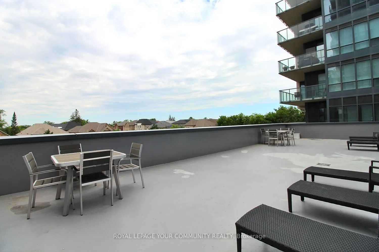 9088 Yonge Street, #LPH 5A