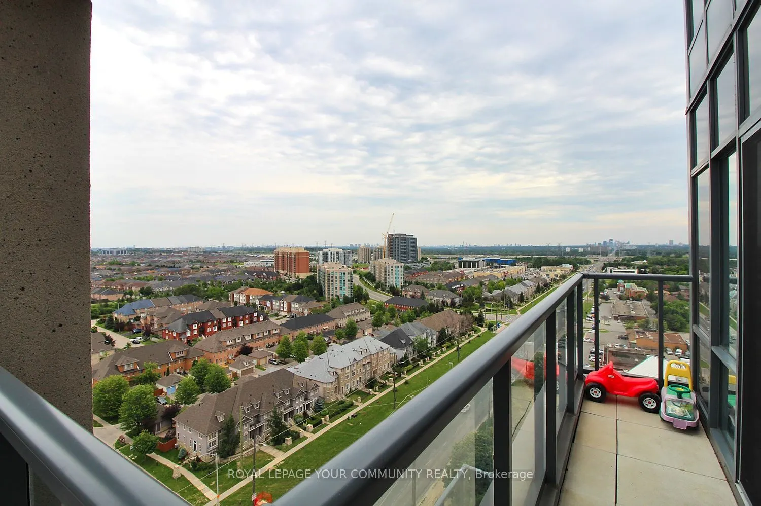 9088 Yonge Street, #LPH 5A