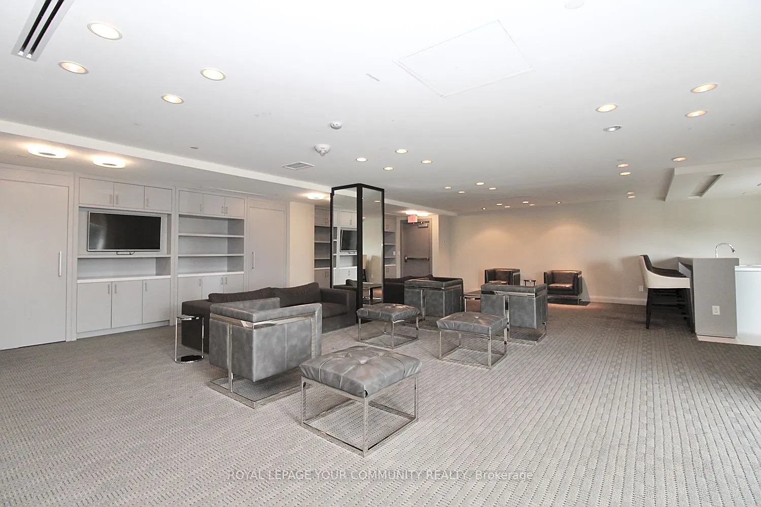 9088 Yonge Street, #LPH 5A